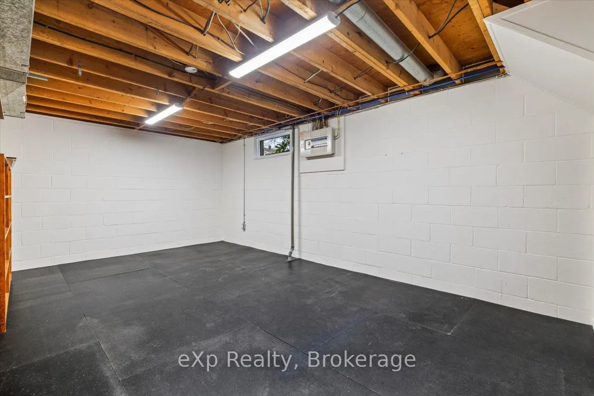 158 6th Avenue