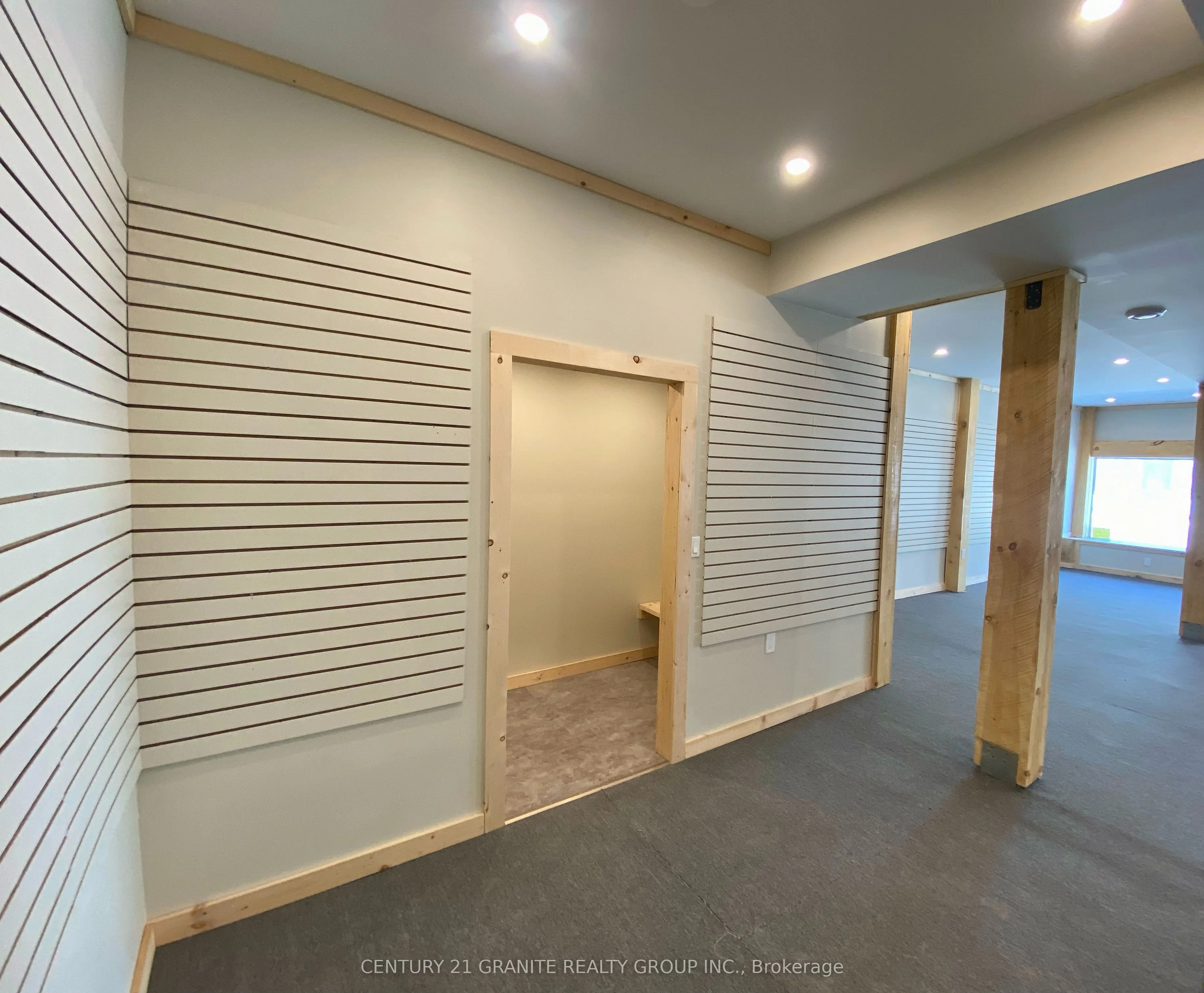 62 Hastings Street N