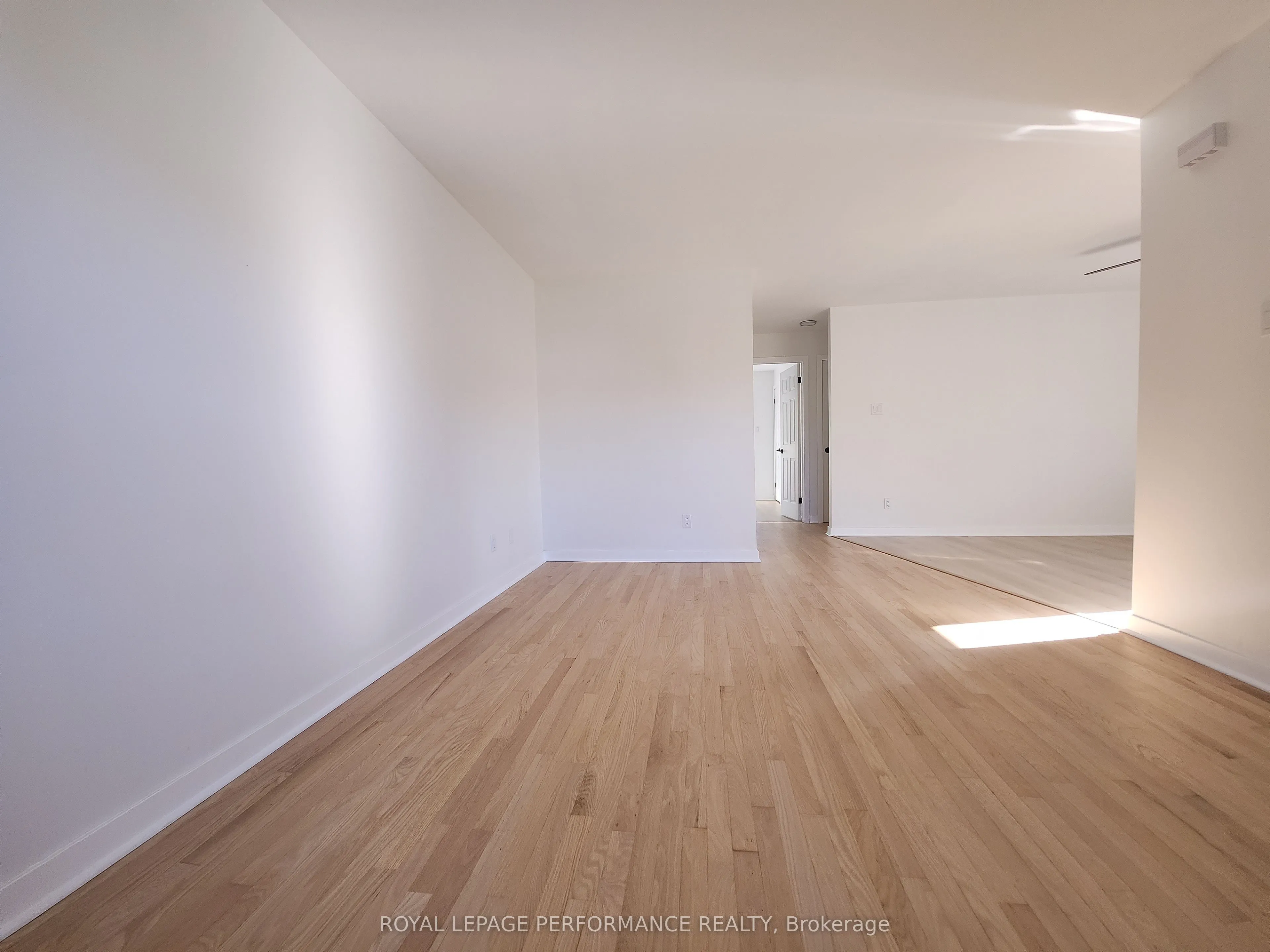 405 Carleton Street E