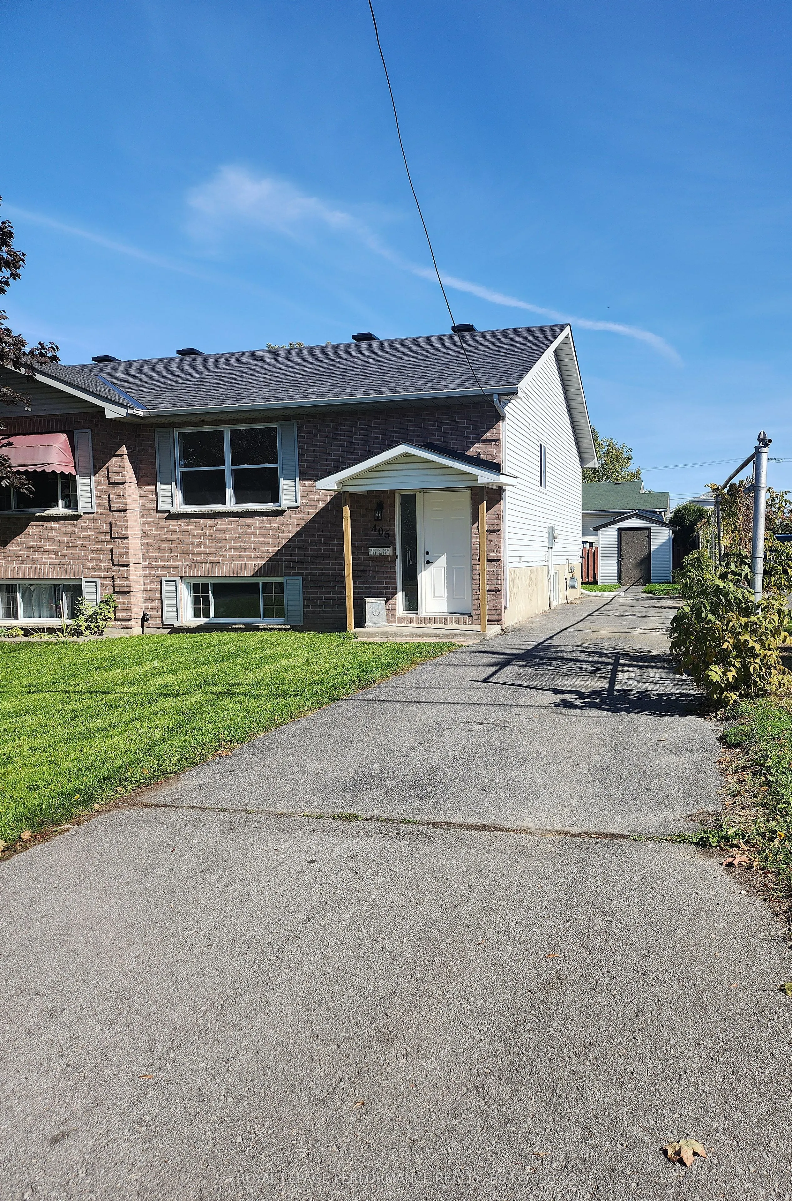 405 Carleton Street E