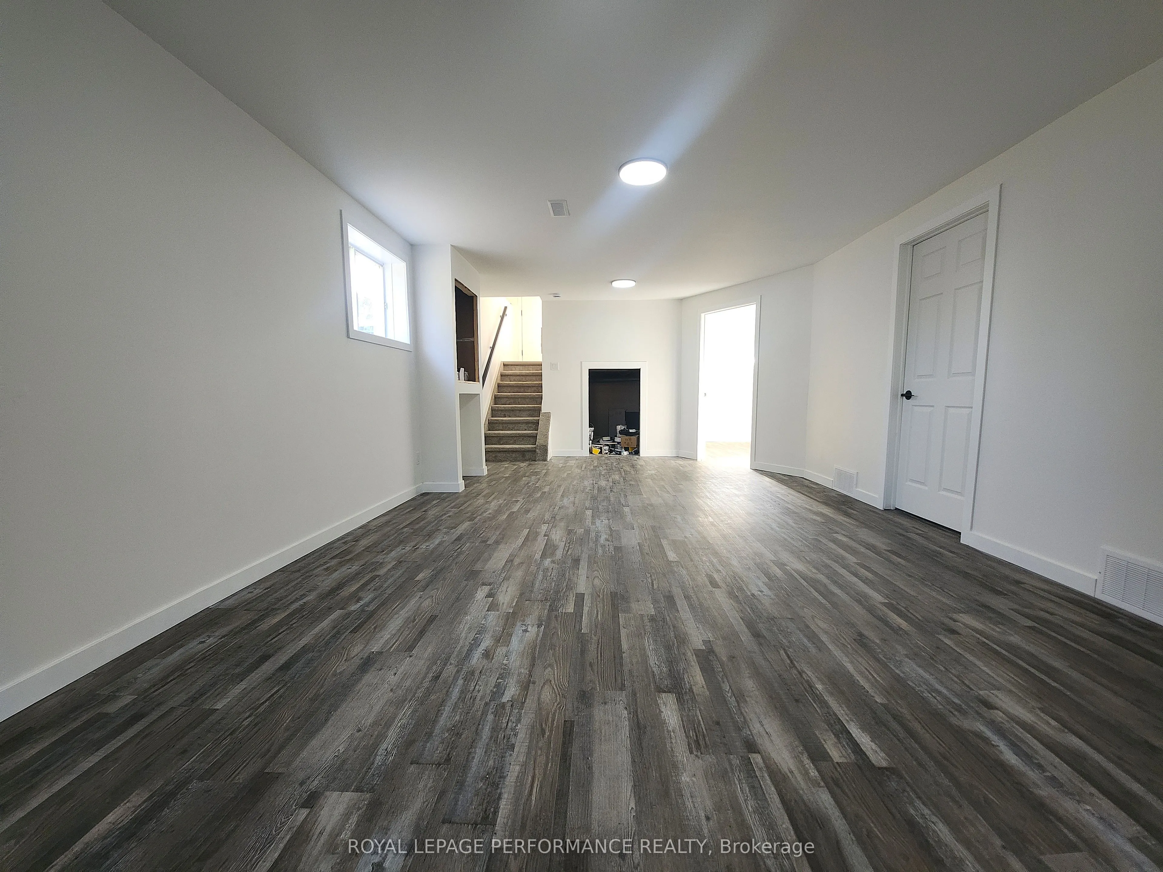 405 Carleton Street E