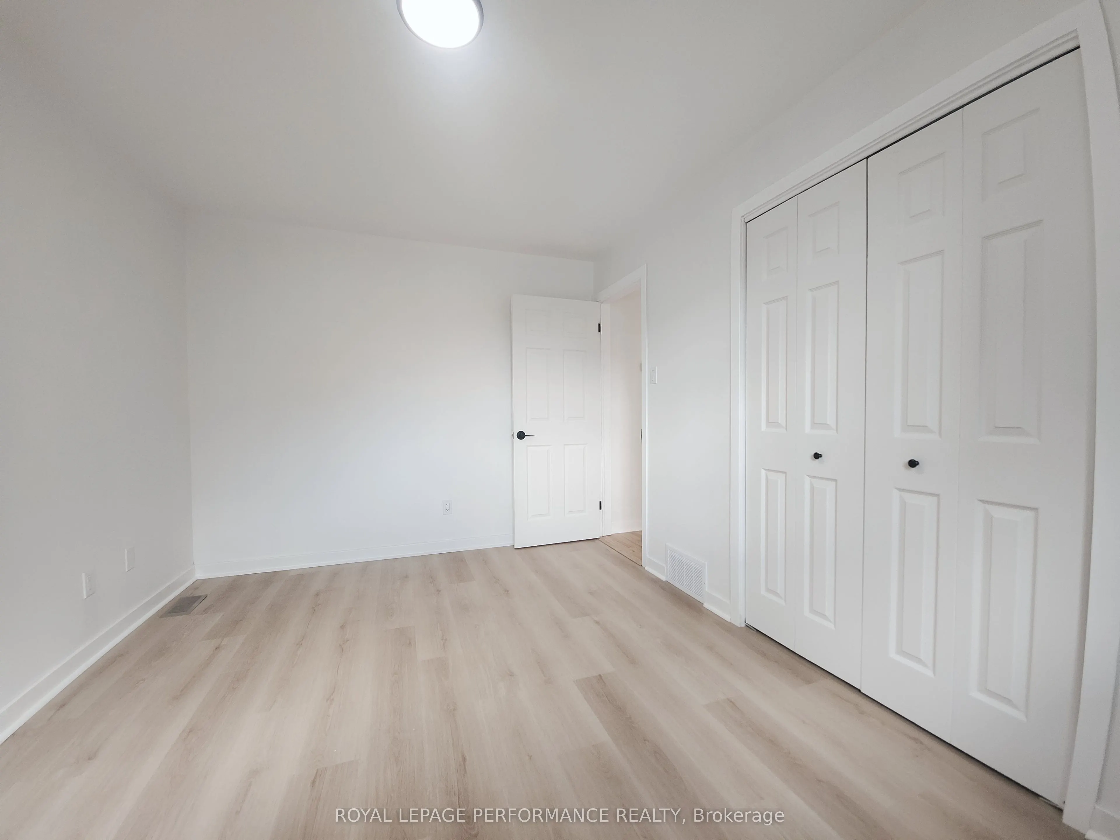 405 Carleton Street E