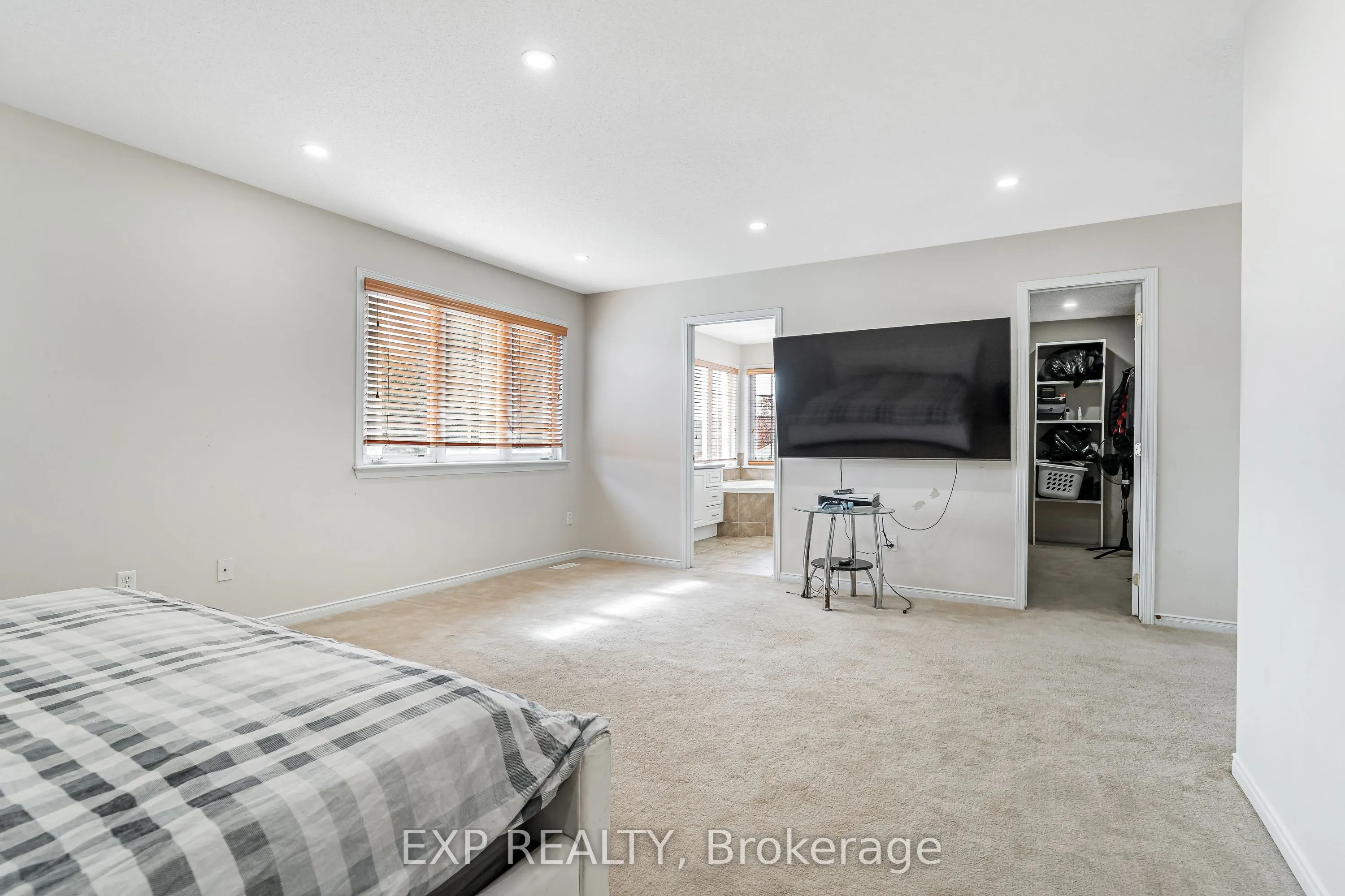 423 Dundonald Drive