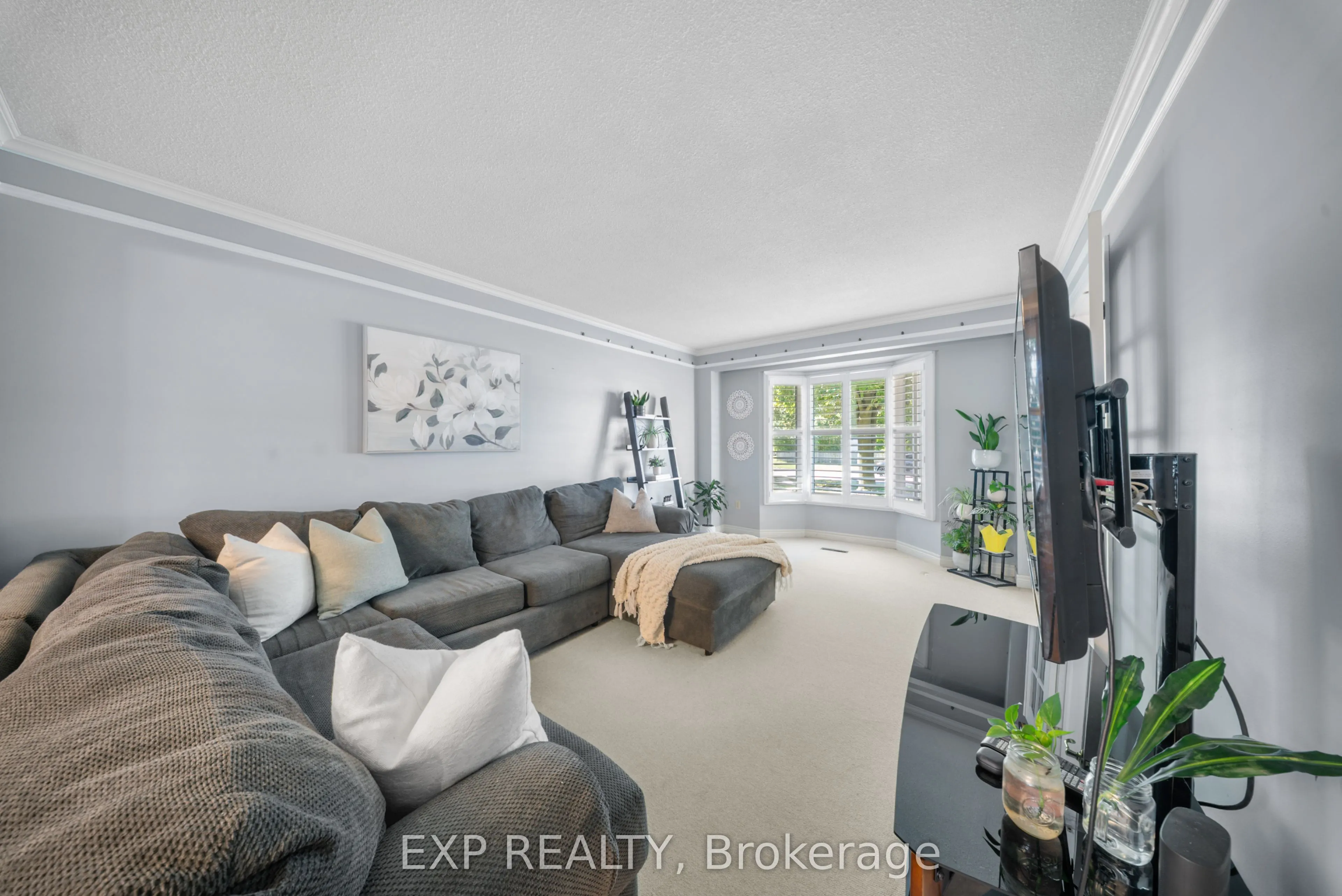 54 Pathfinder Crescent