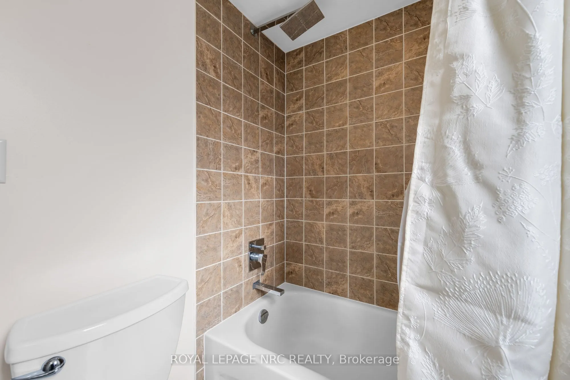 475 East 38th Street