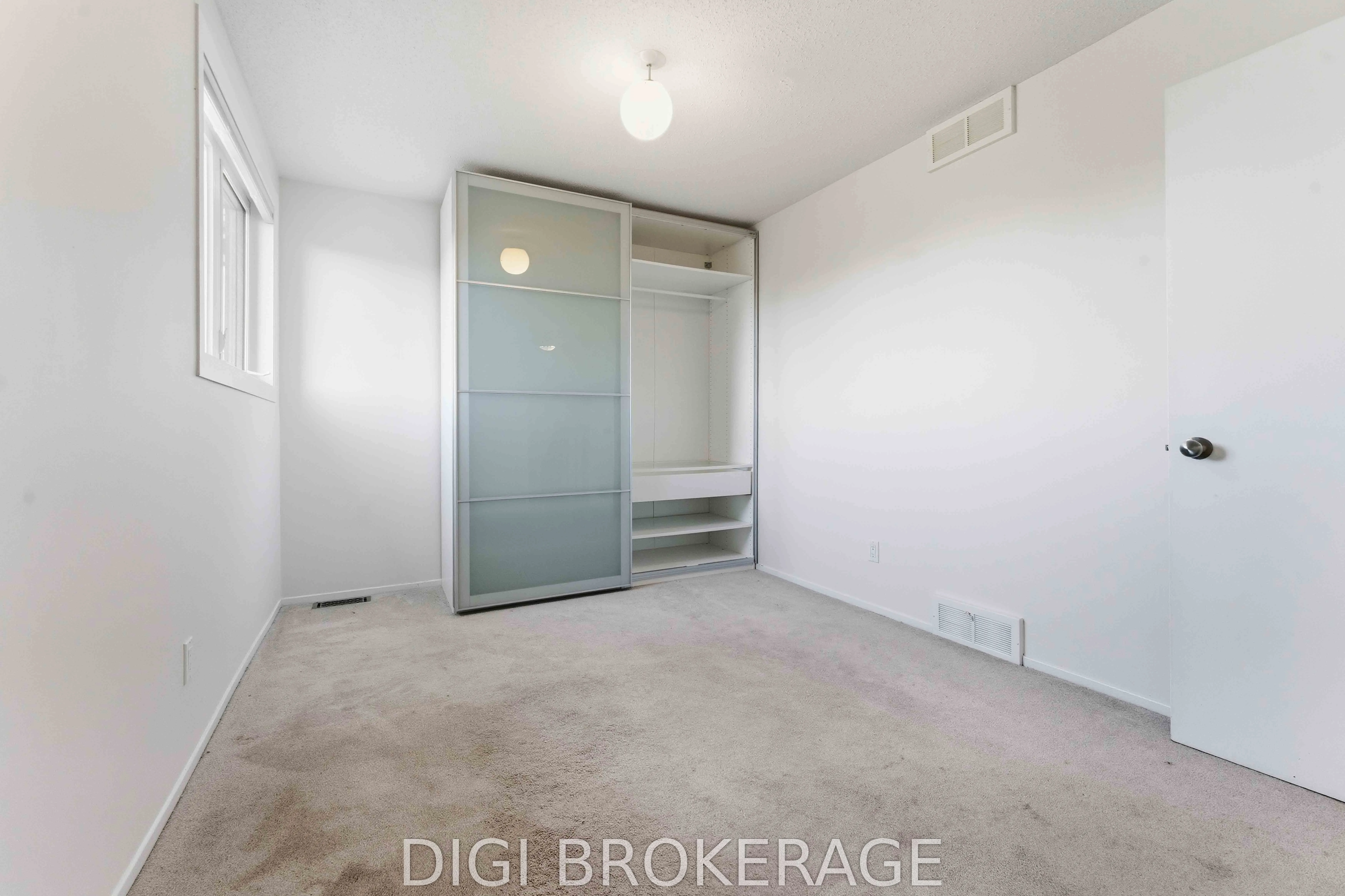 98 Gillespie Crescent