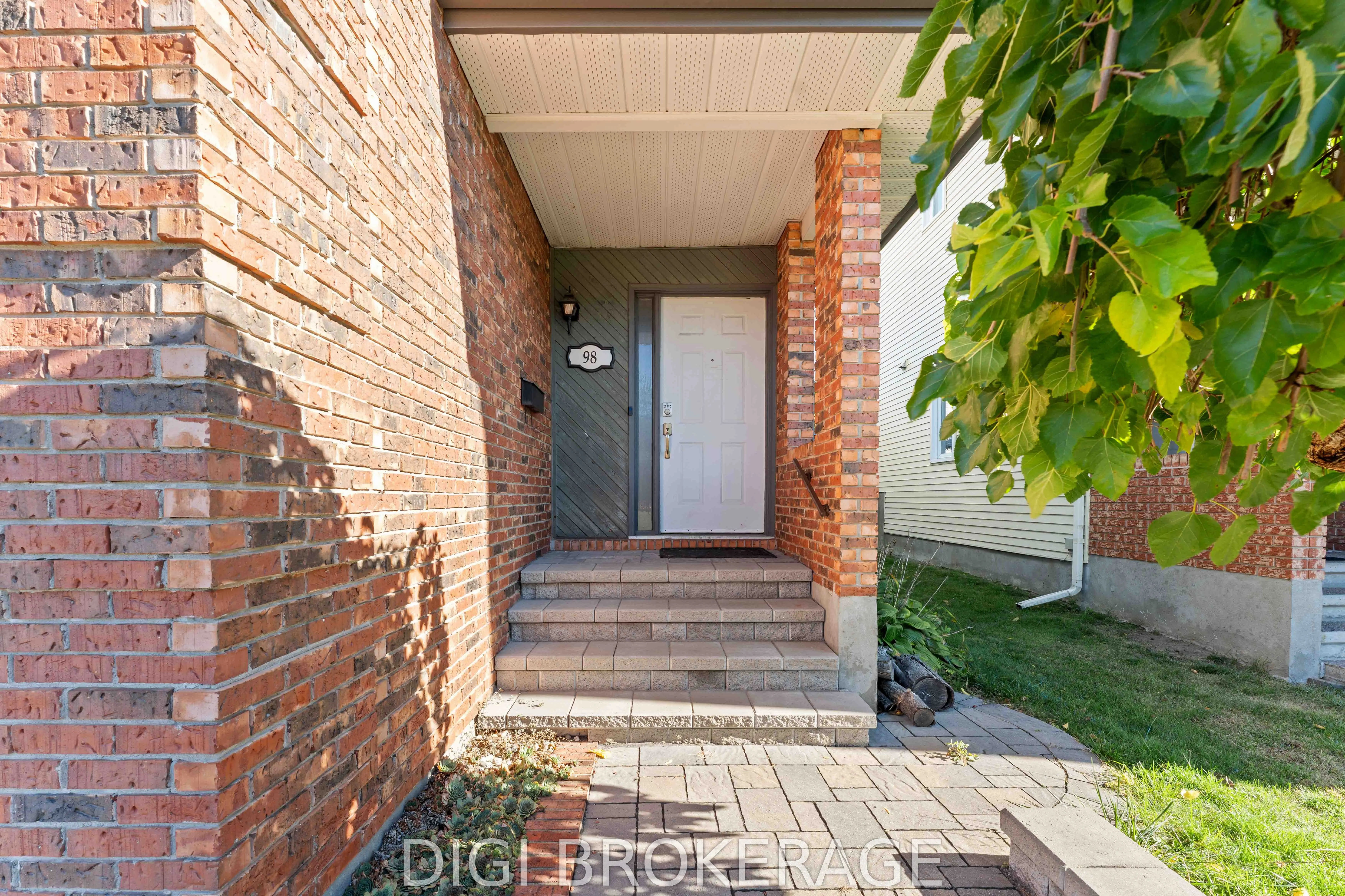98 Gillespie Crescent
