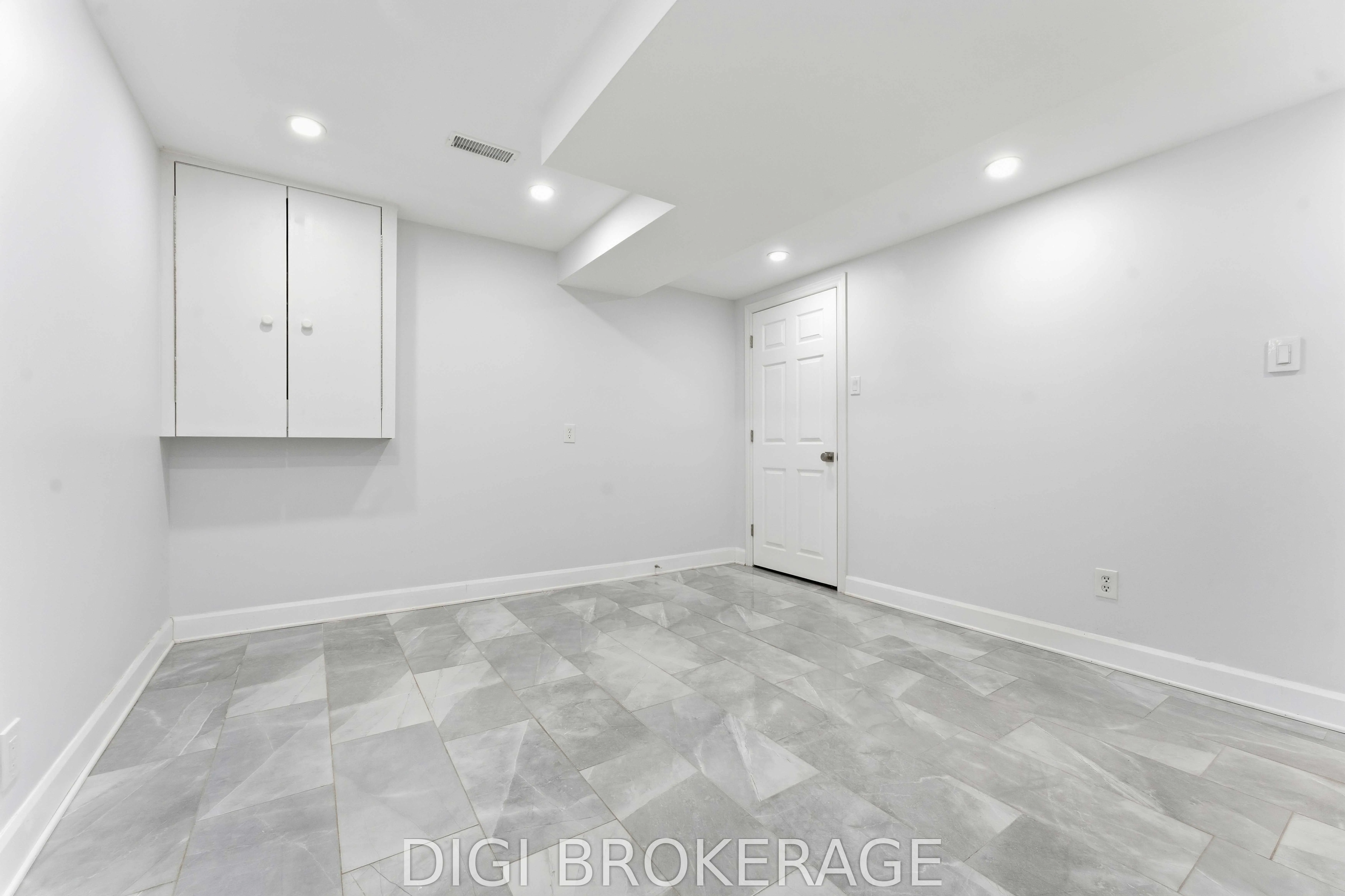 98 Gillespie Crescent