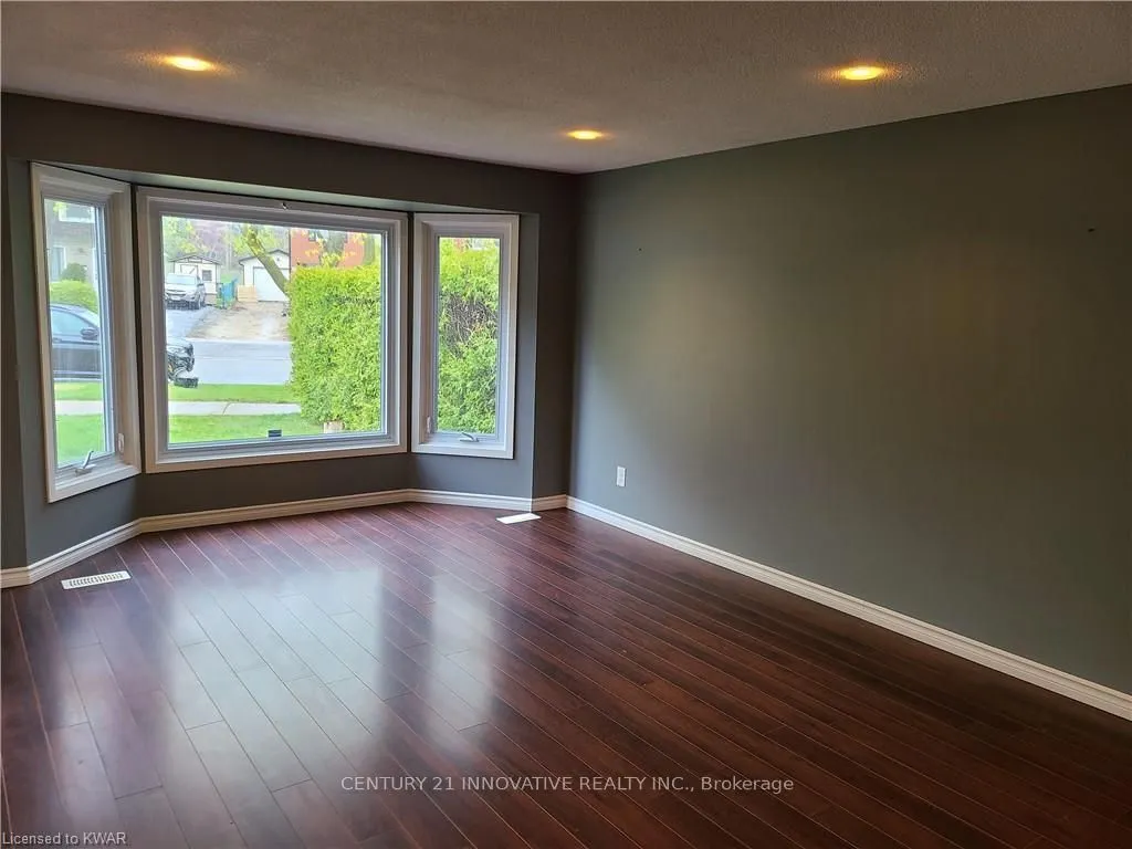 75 Pepperwood Crescent