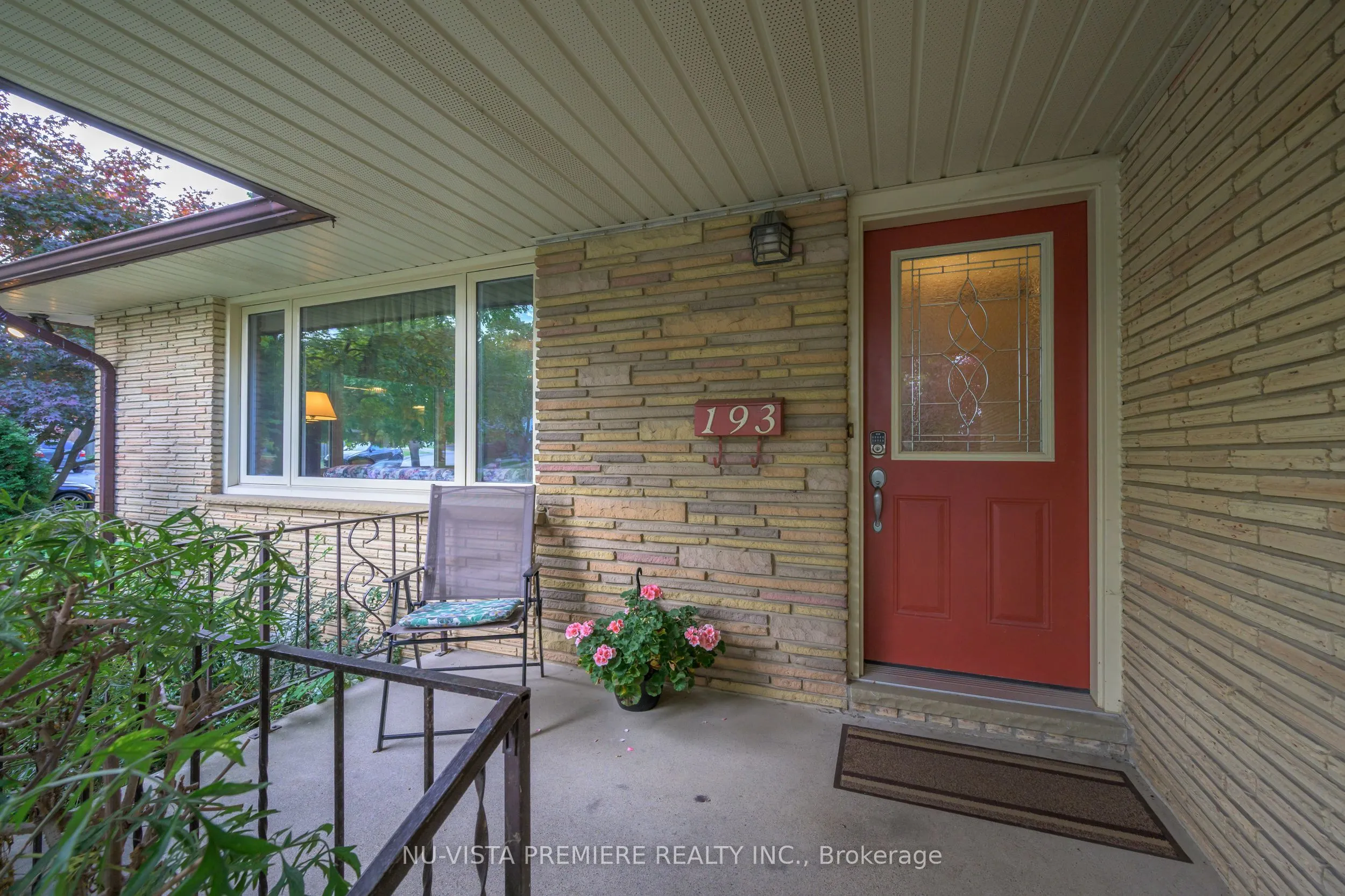 193 King Edward Avenue