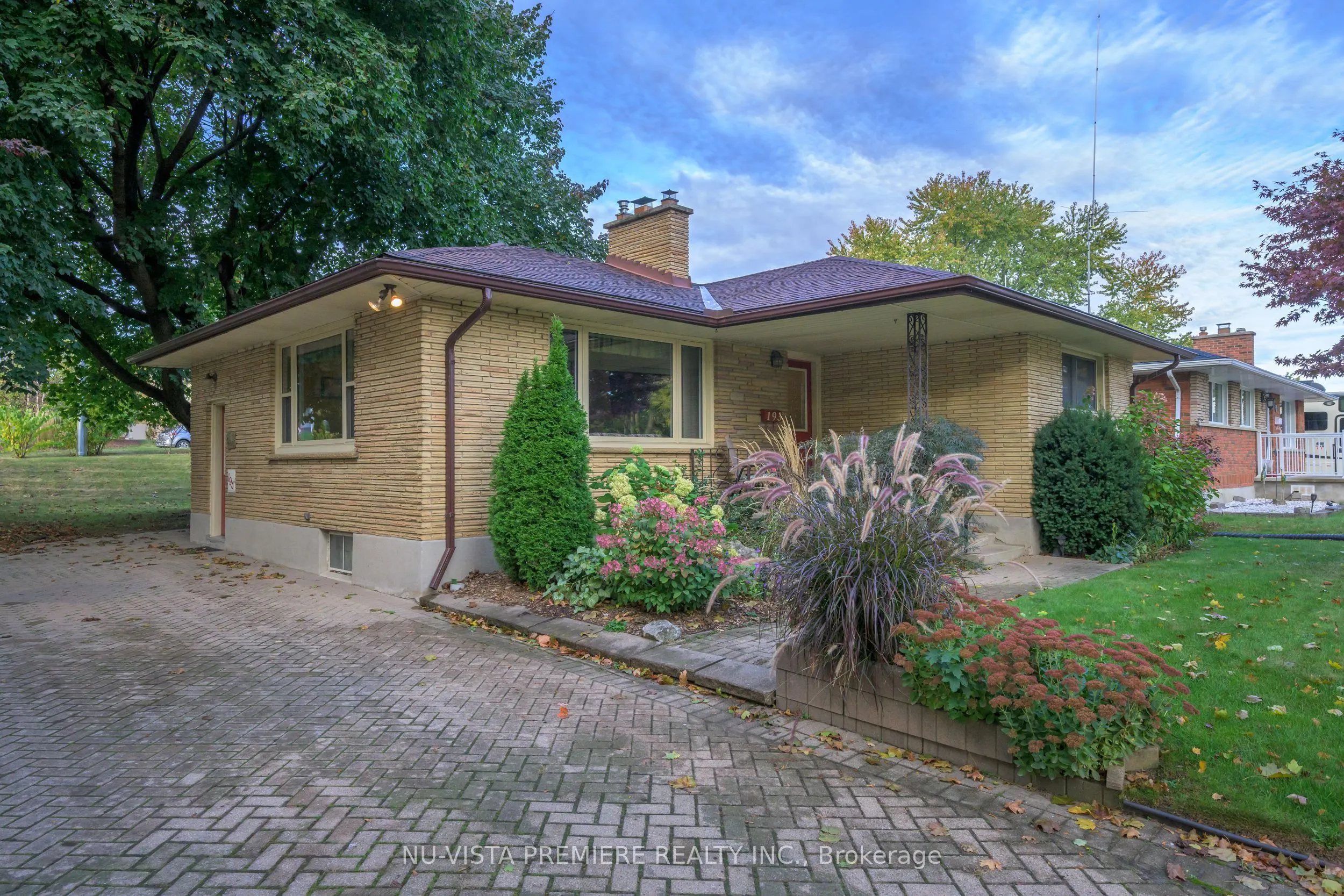193 King Edward Avenue