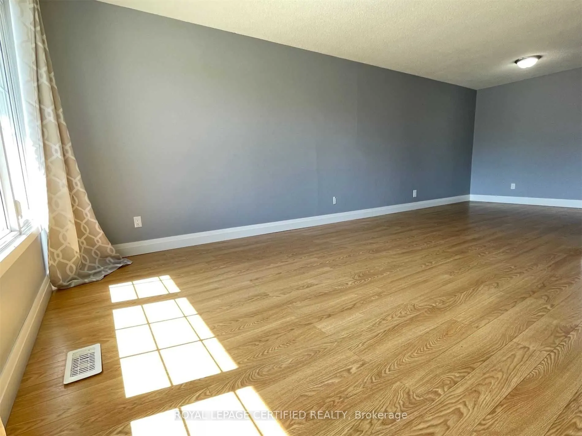 624 College Avenue W