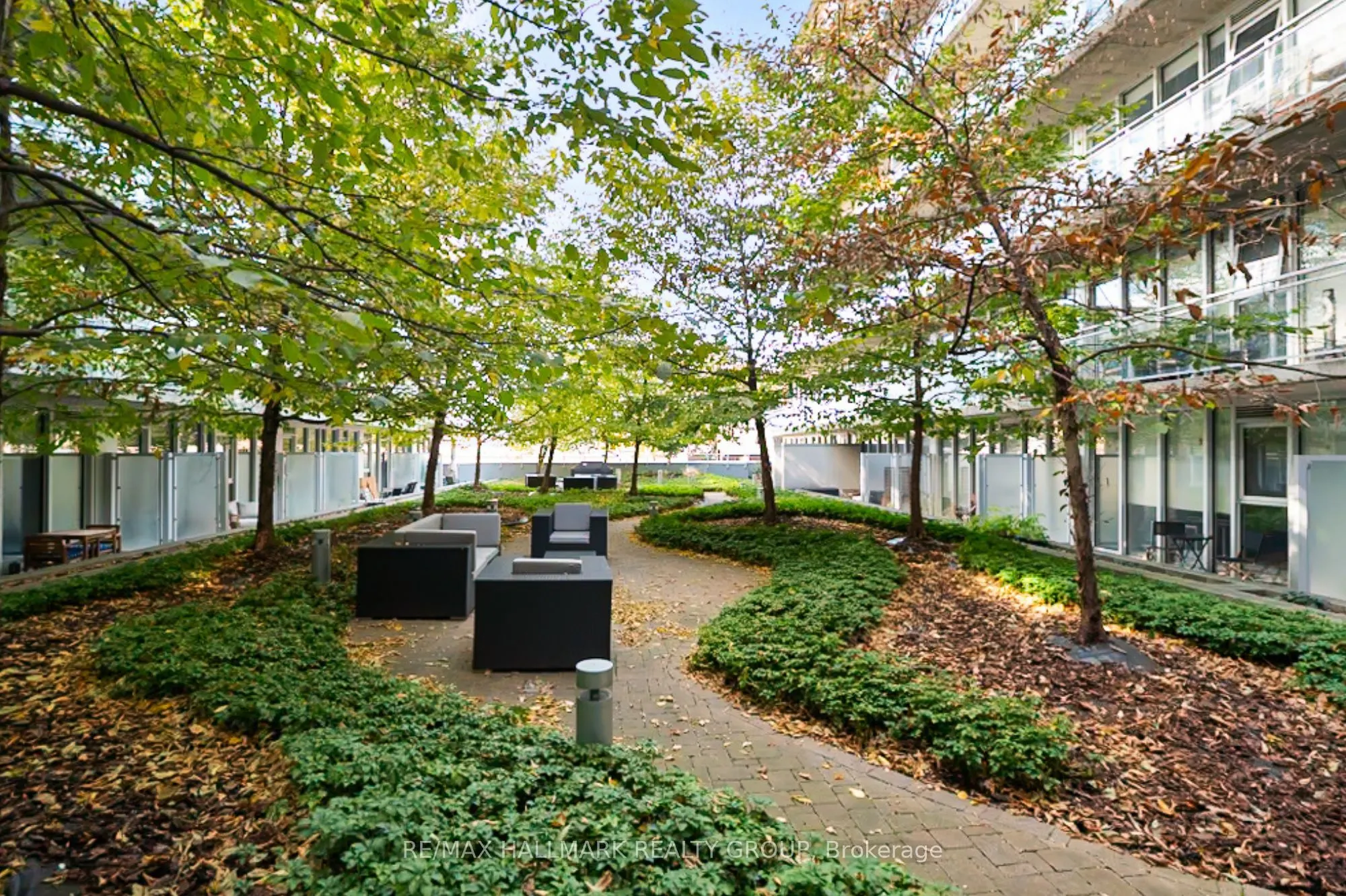 354 Gladstone Avenue, #208