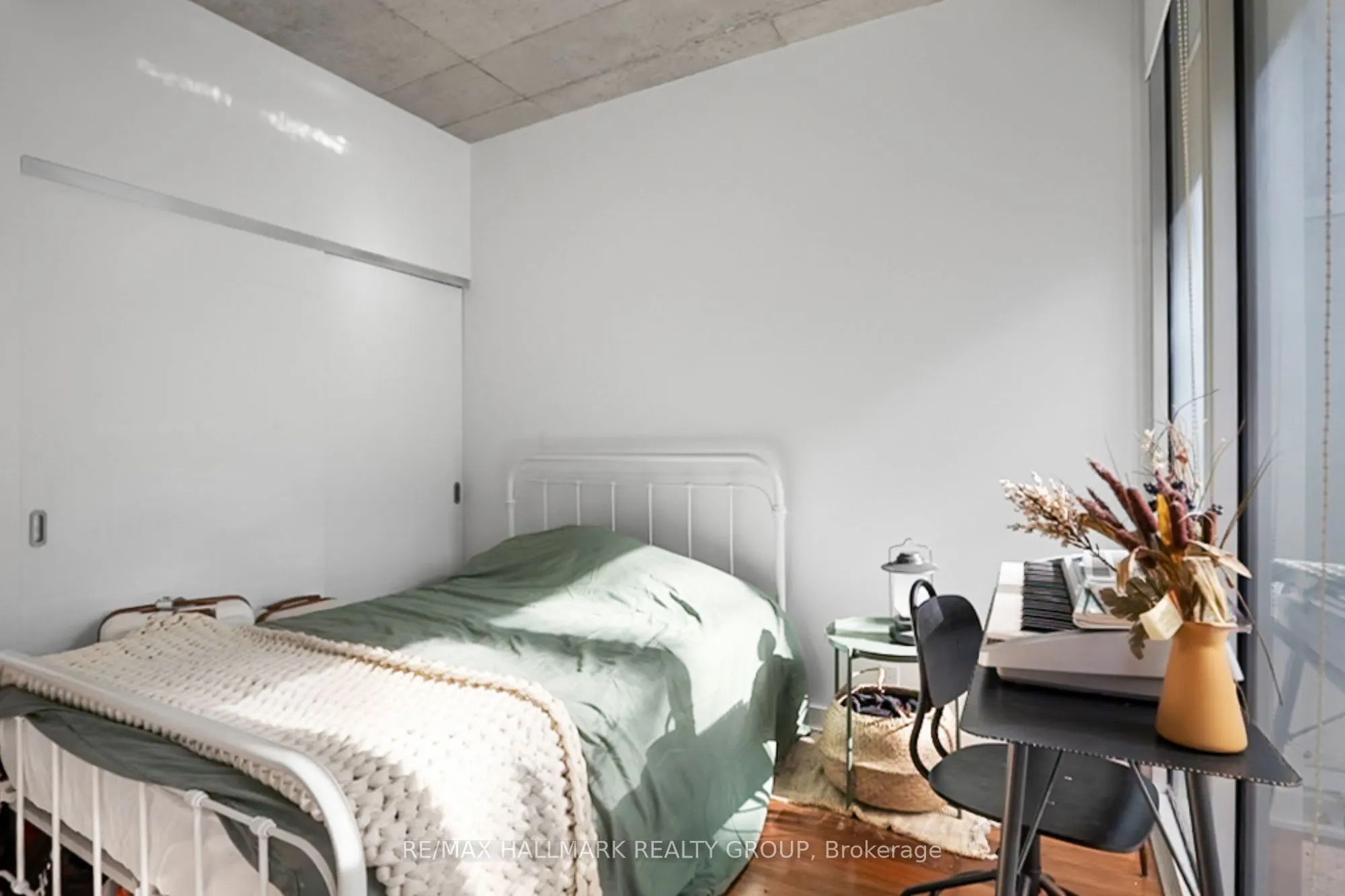 354 Gladstone Avenue, #208