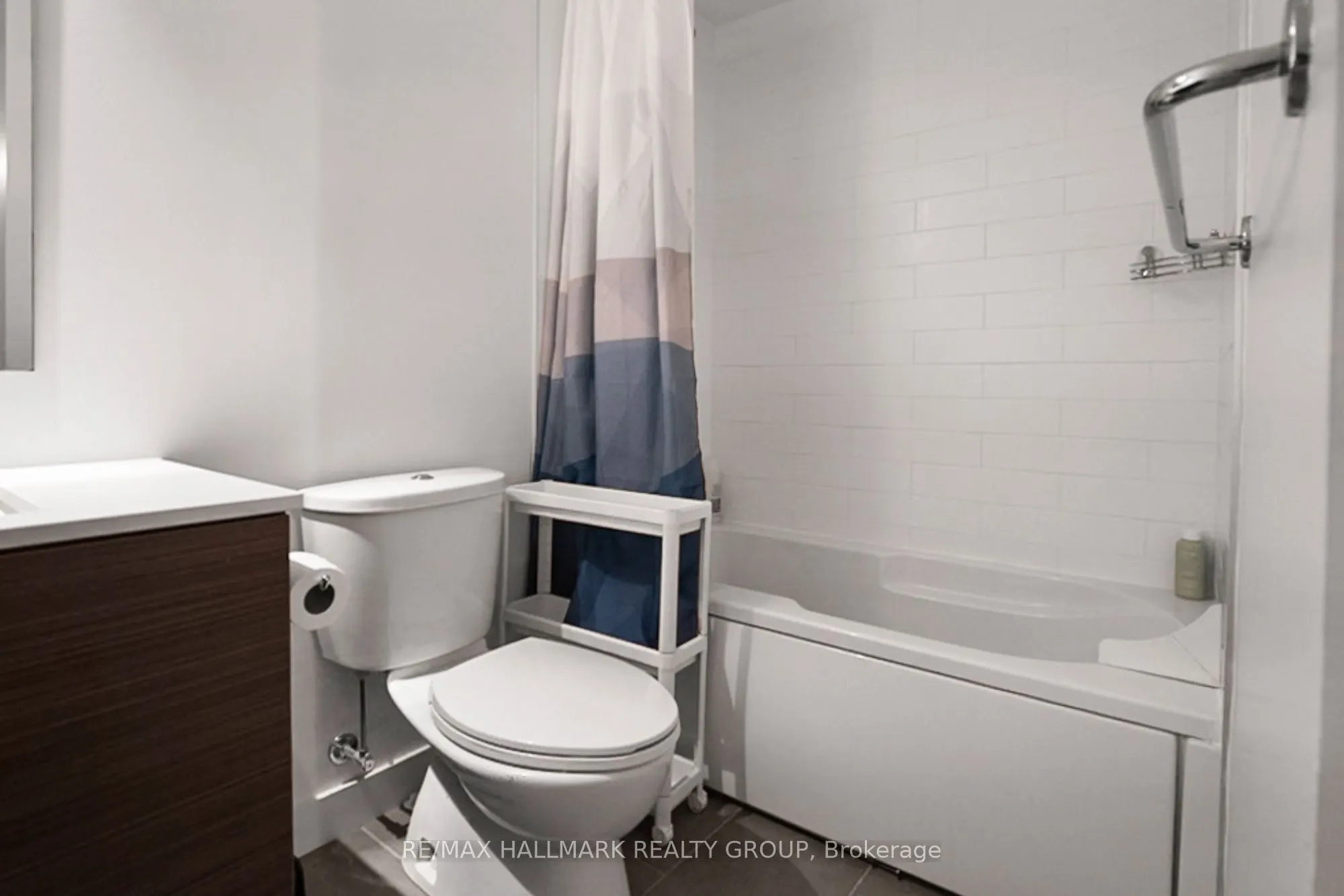 354 Gladstone Avenue, #208