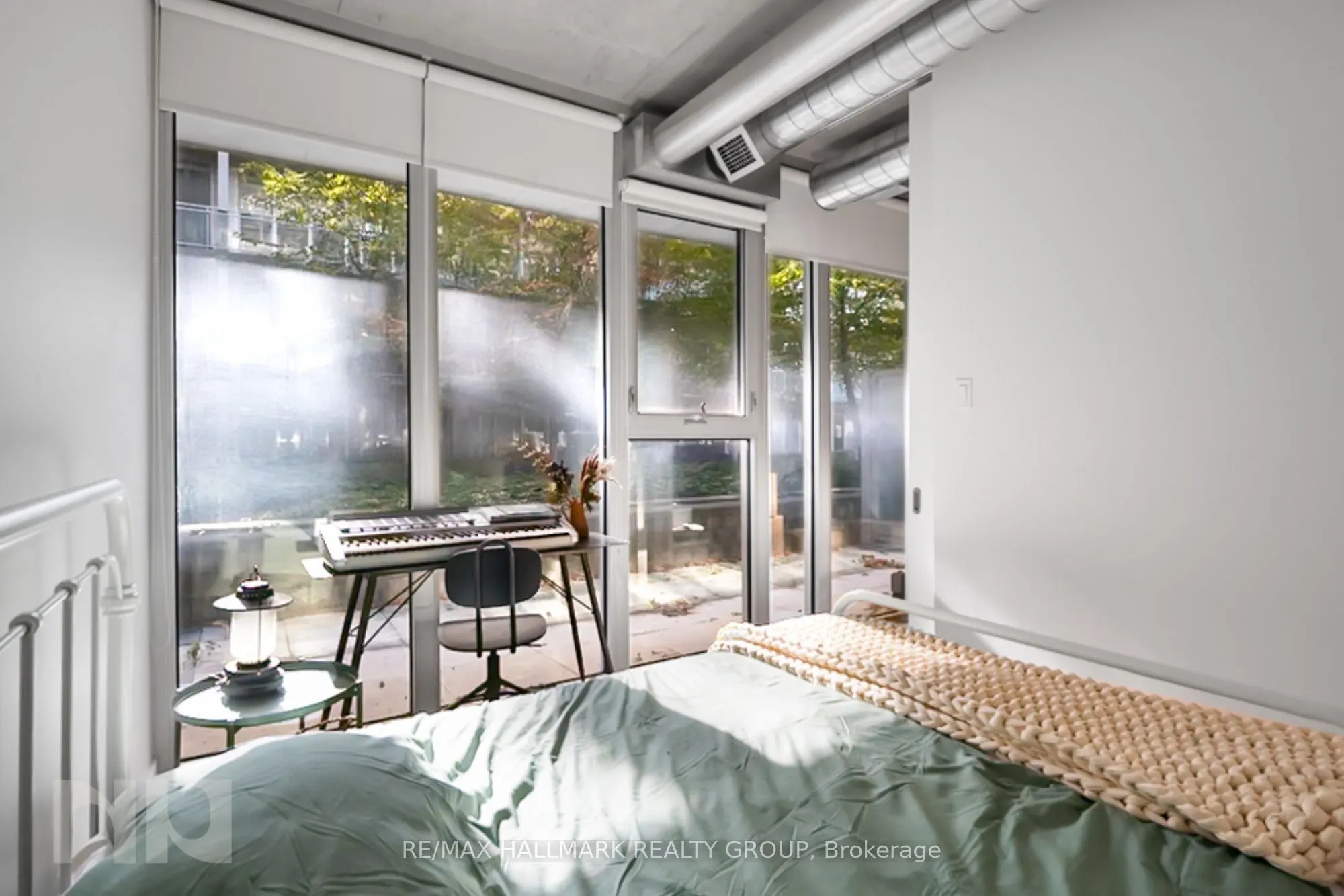 354 Gladstone Avenue, #208