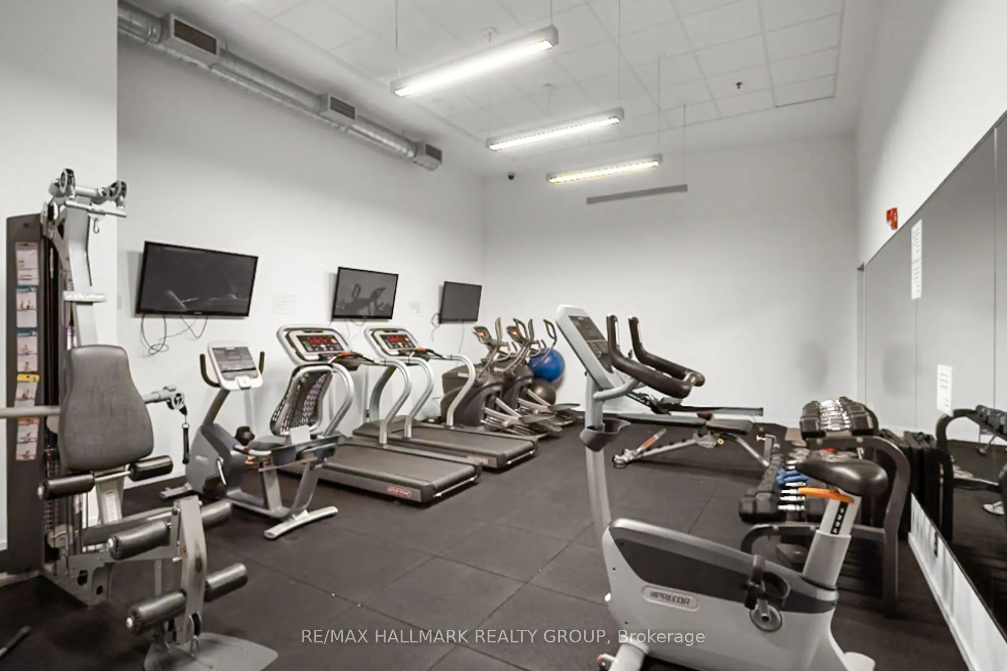 354 Gladstone Avenue, #208