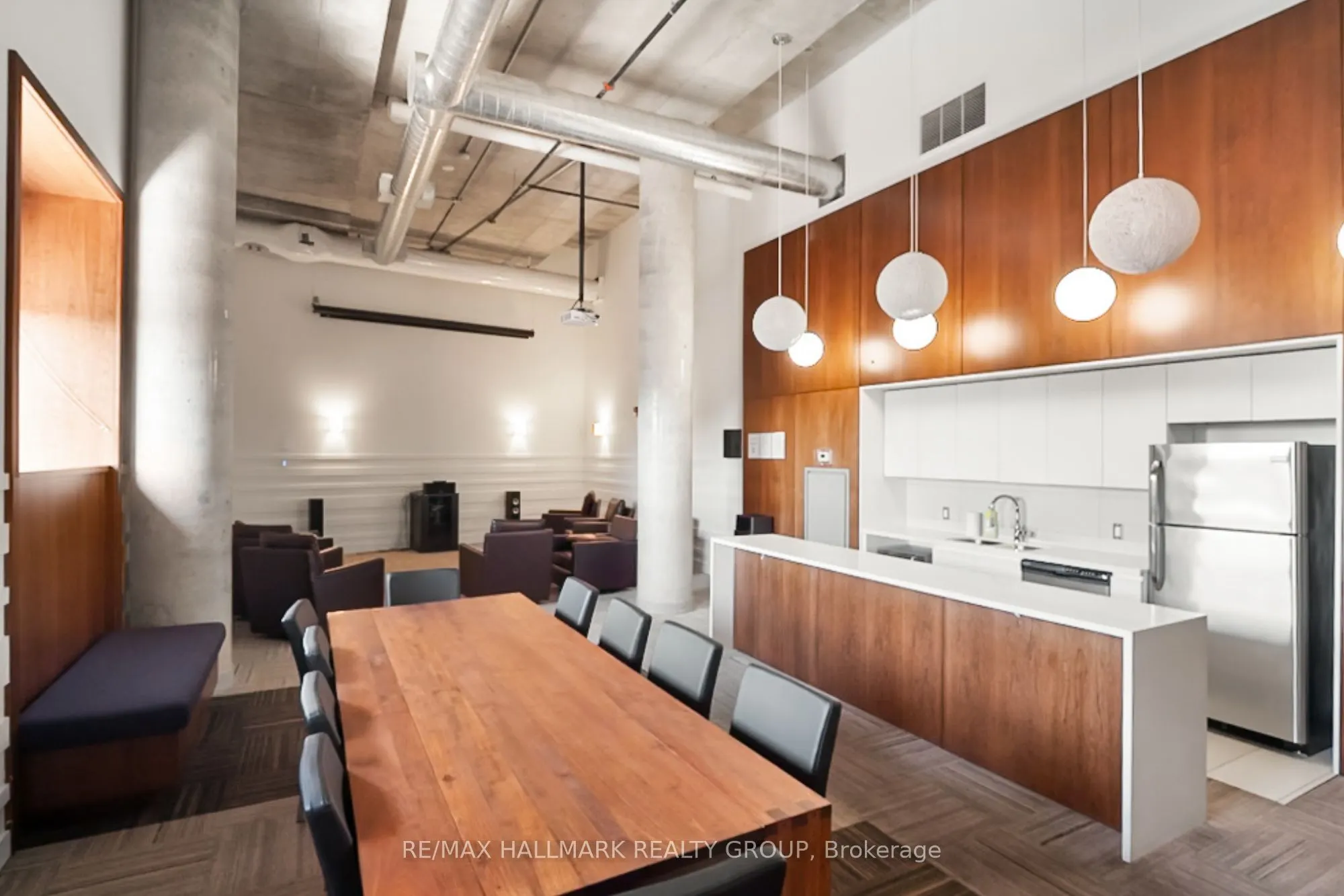 354 Gladstone Avenue, #208