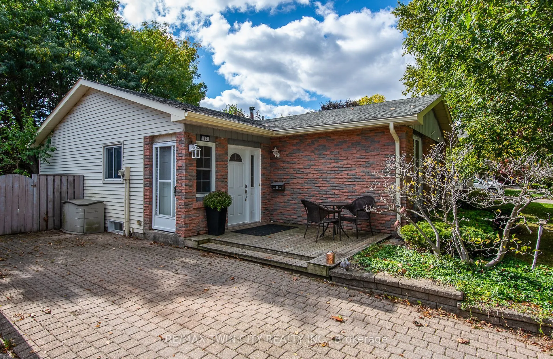 19 Keewatin Avenue