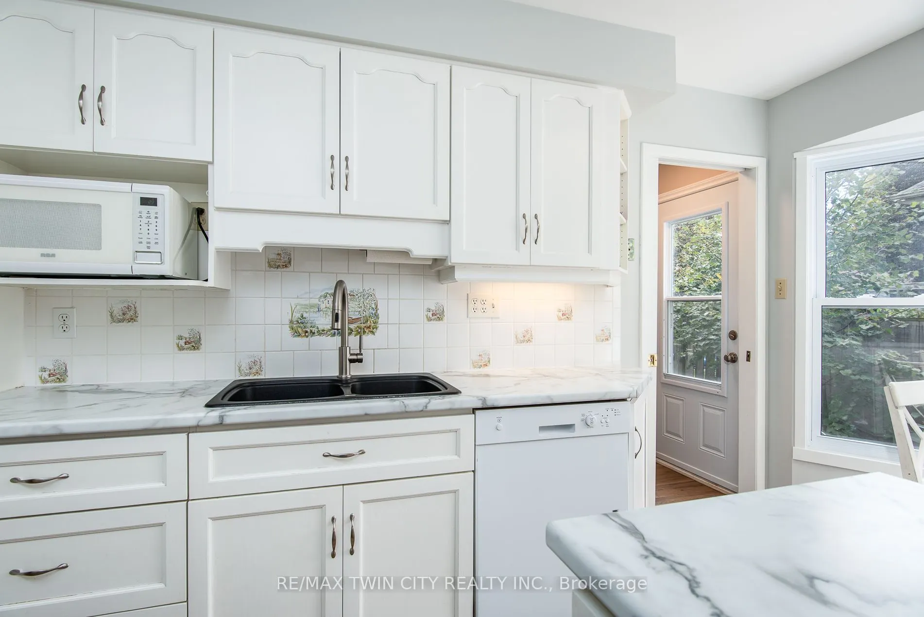 19 Keewatin Avenue