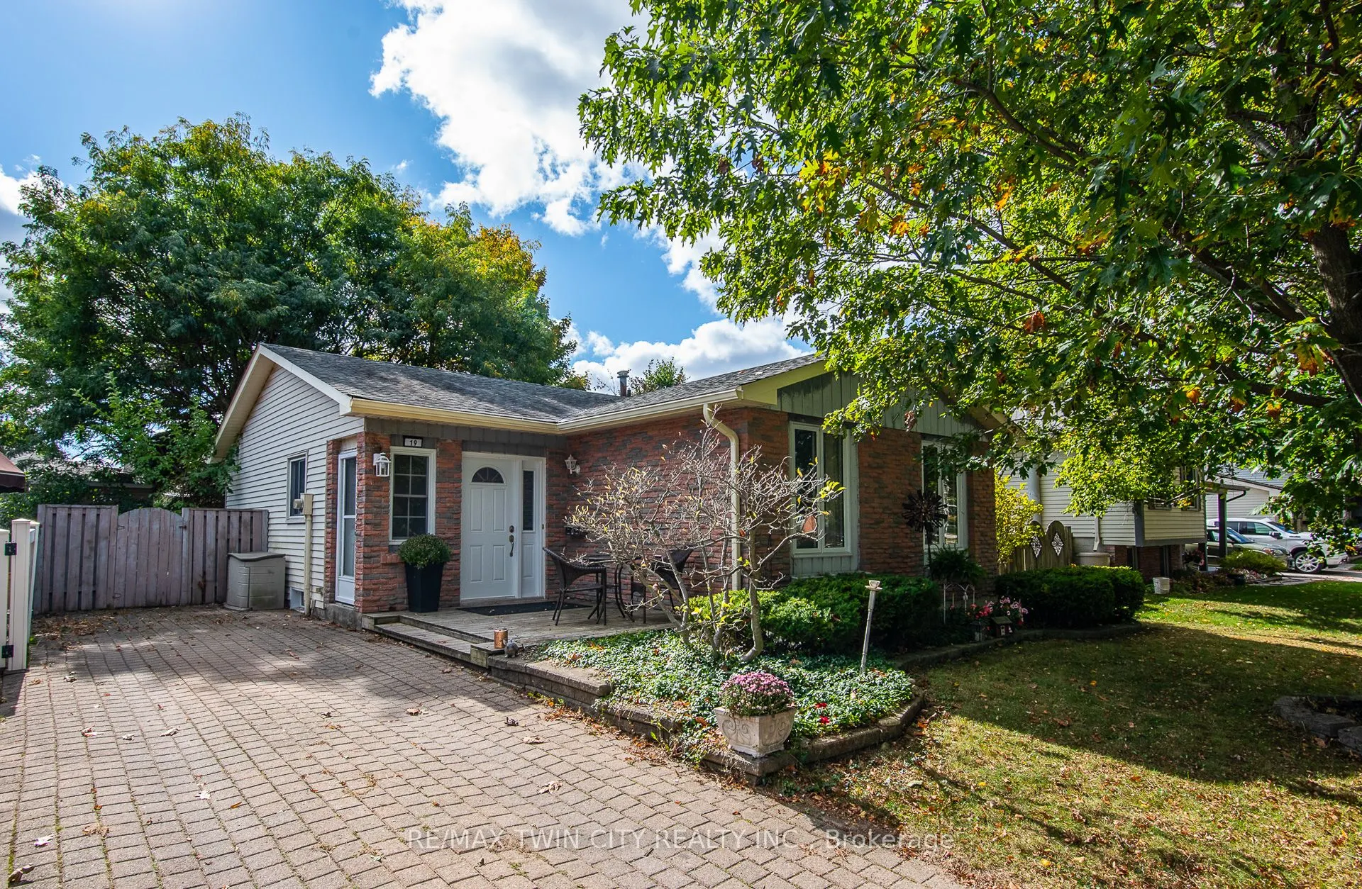 19 Keewatin Avenue