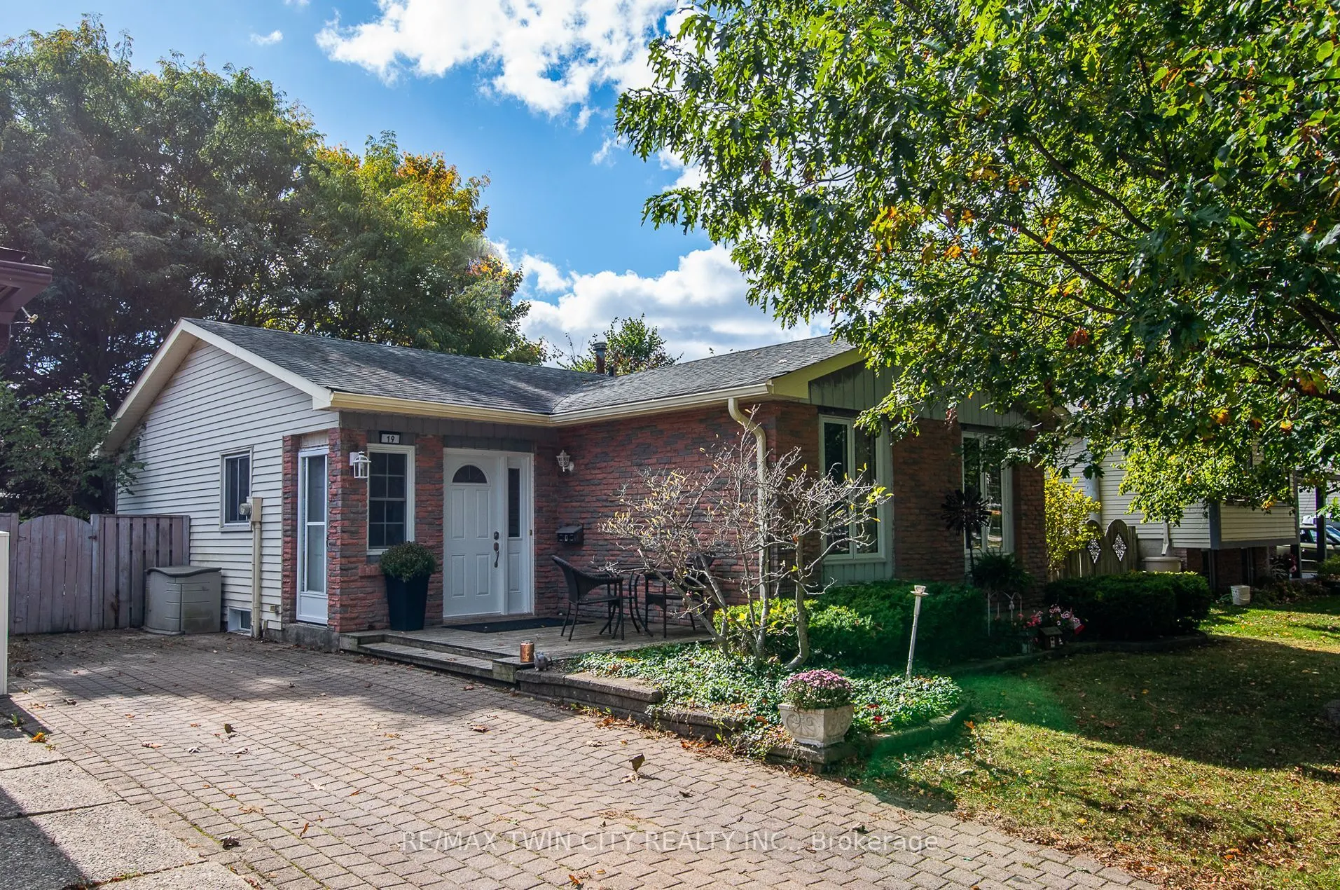 19 Keewatin Avenue