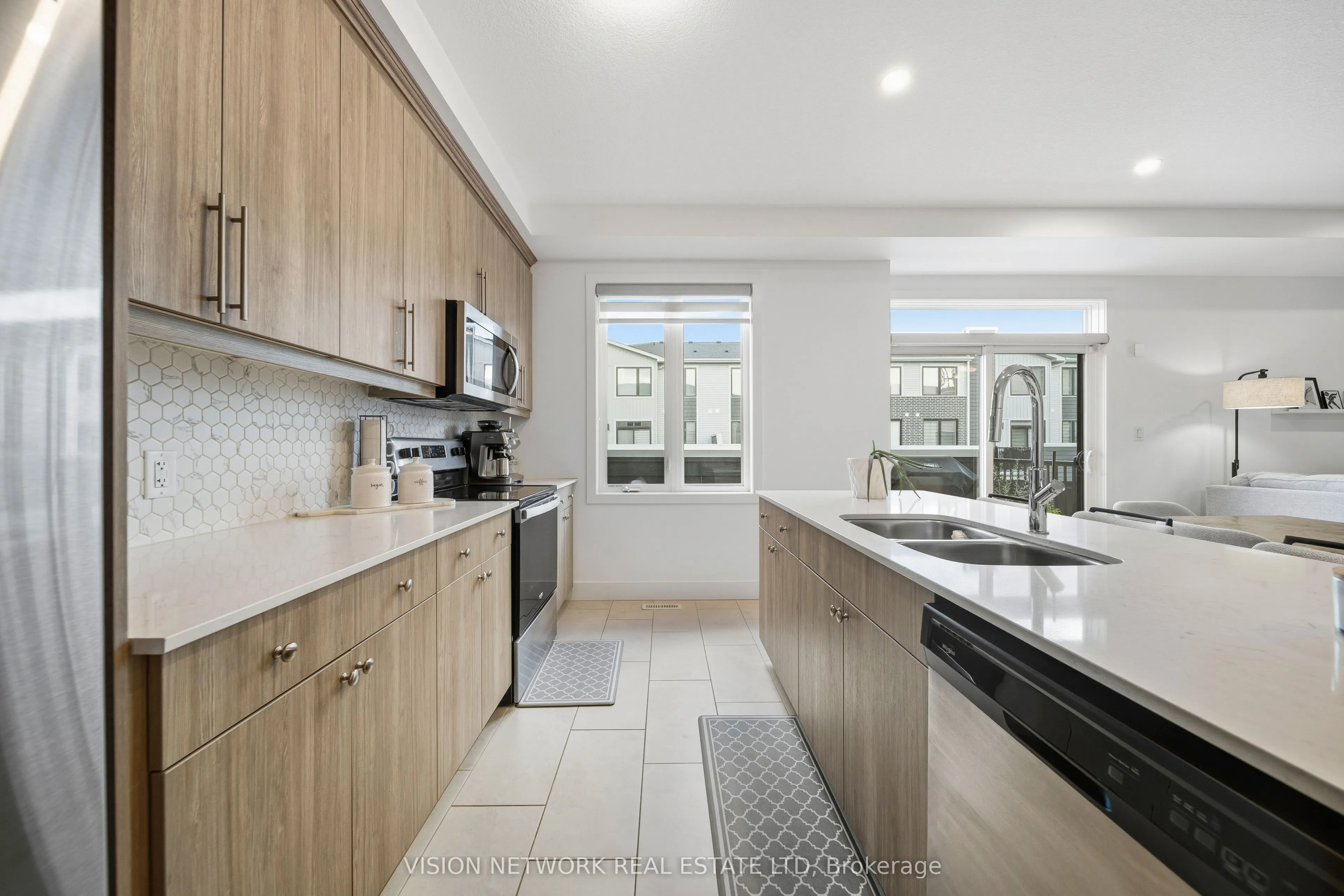 177 Edgevalley Road, #183