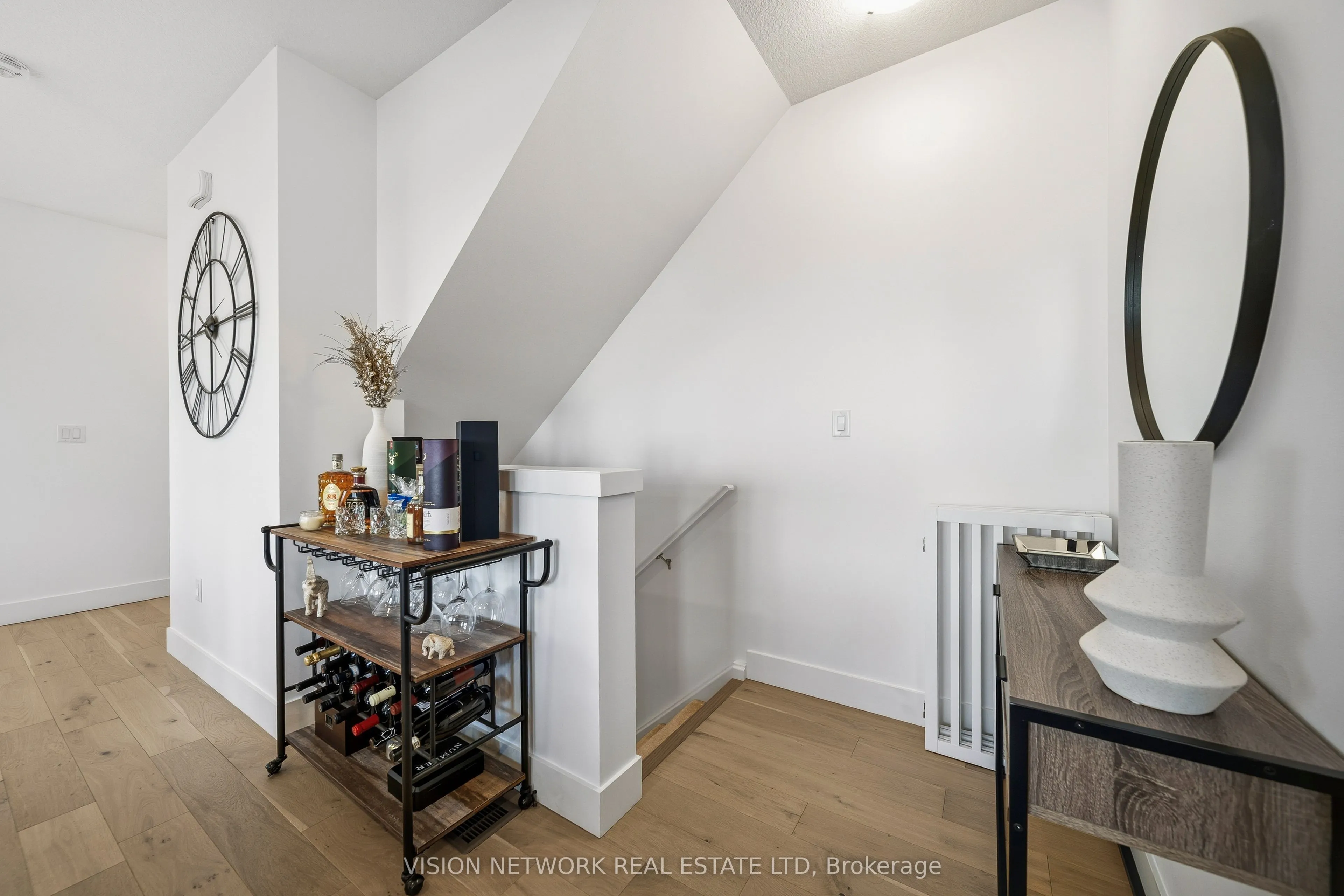 177 Edgevalley Road, #183