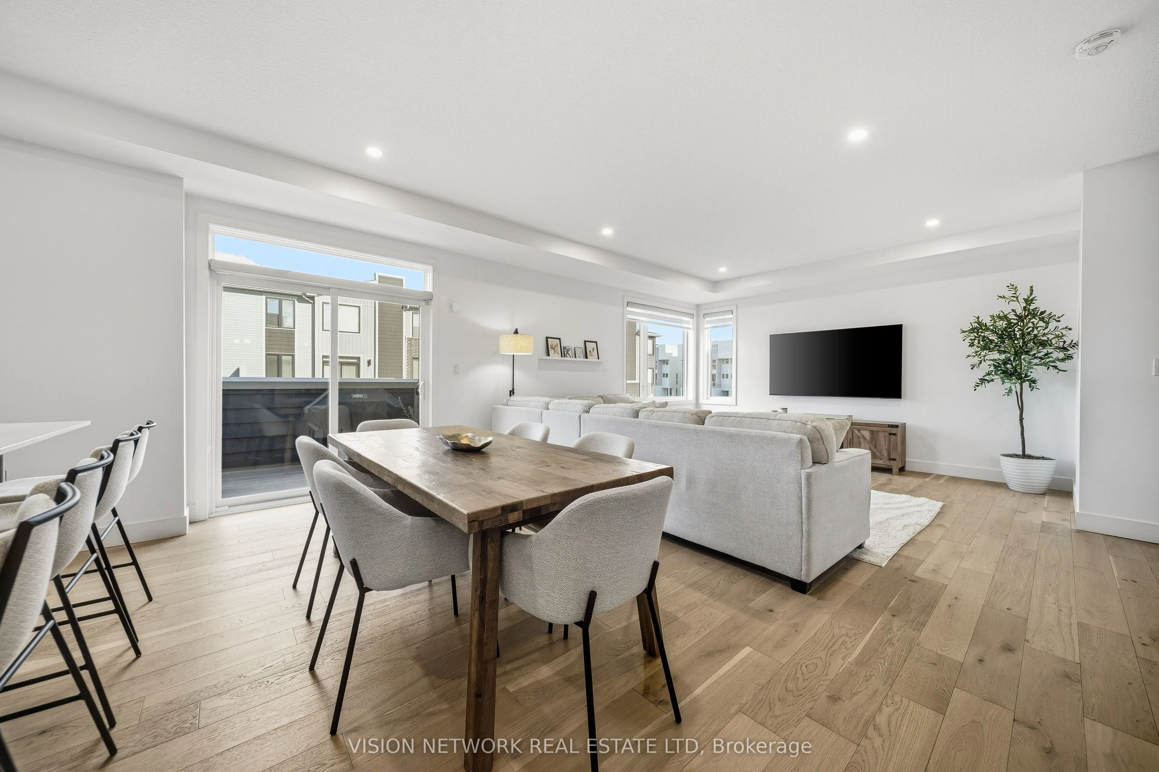 177 Edgevalley Road, #183