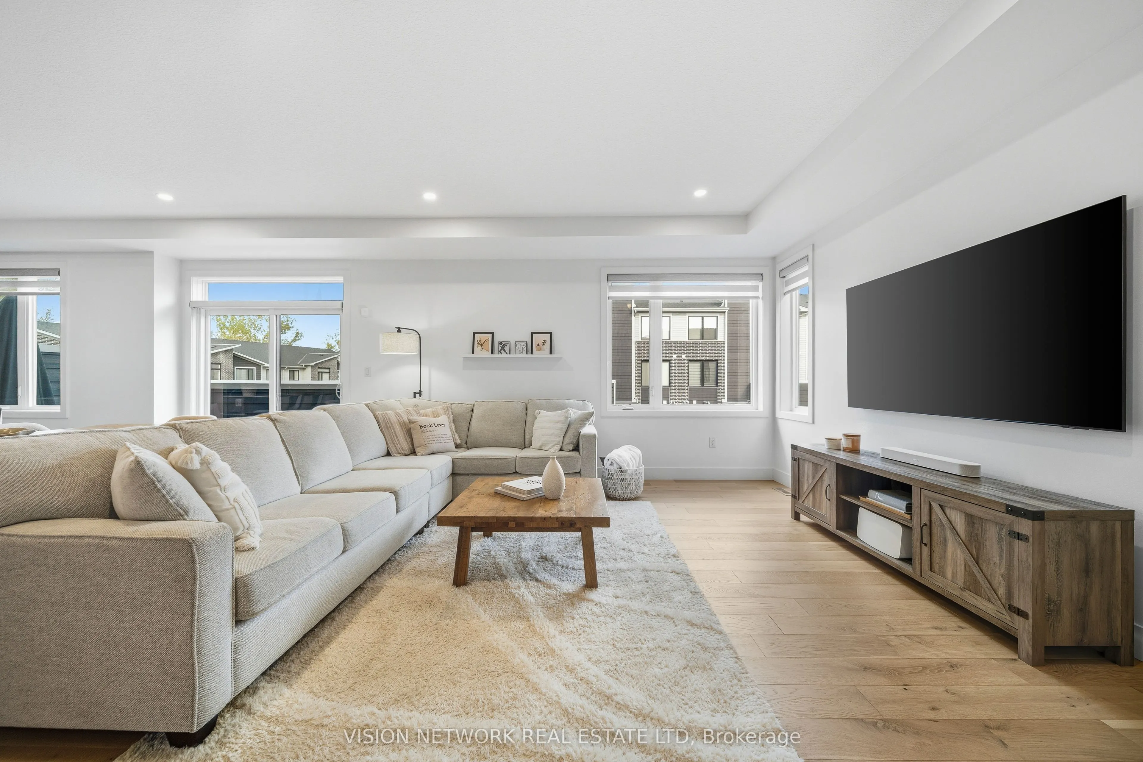 177 Edgevalley Road, #183