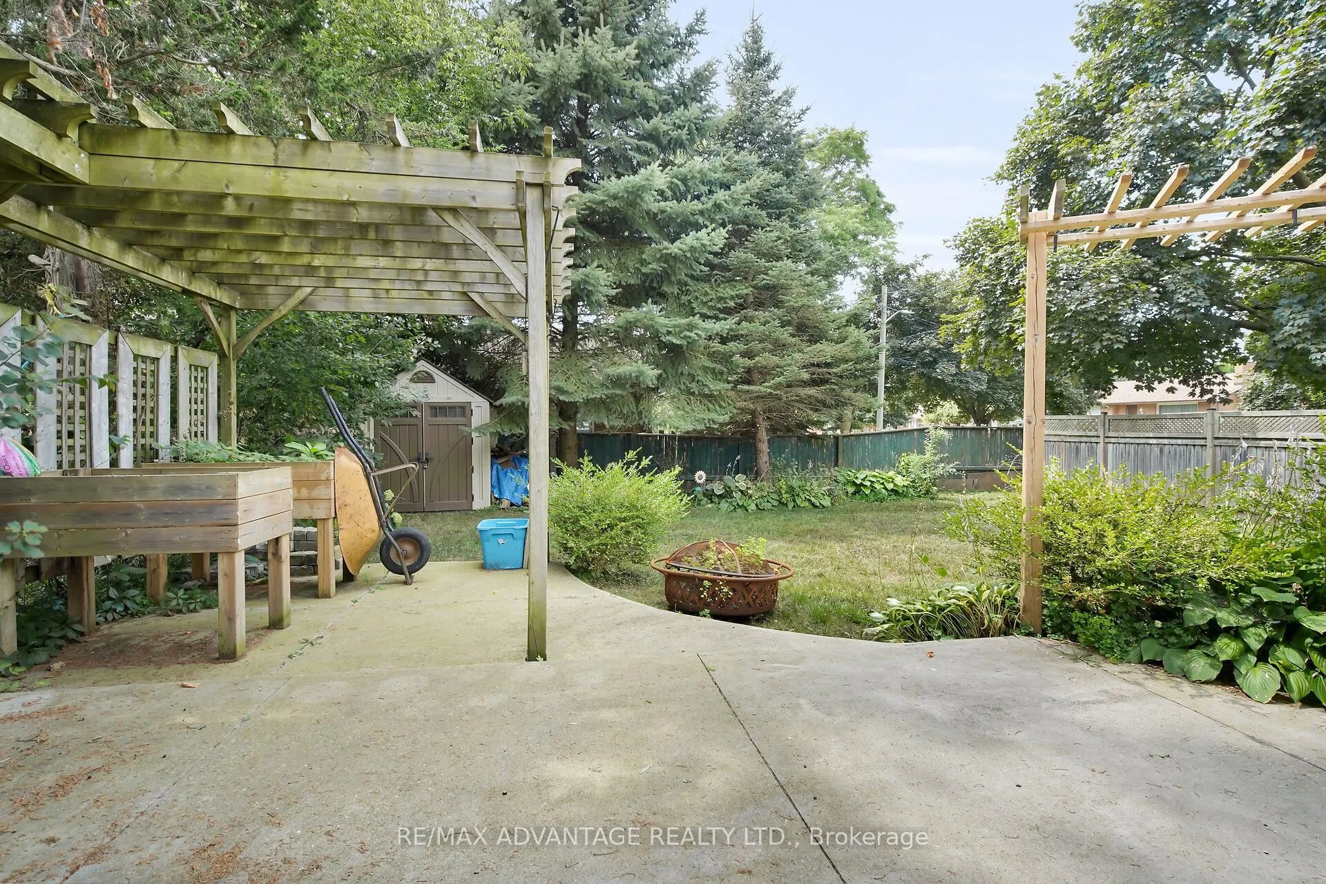 189 Kirkland Crescent