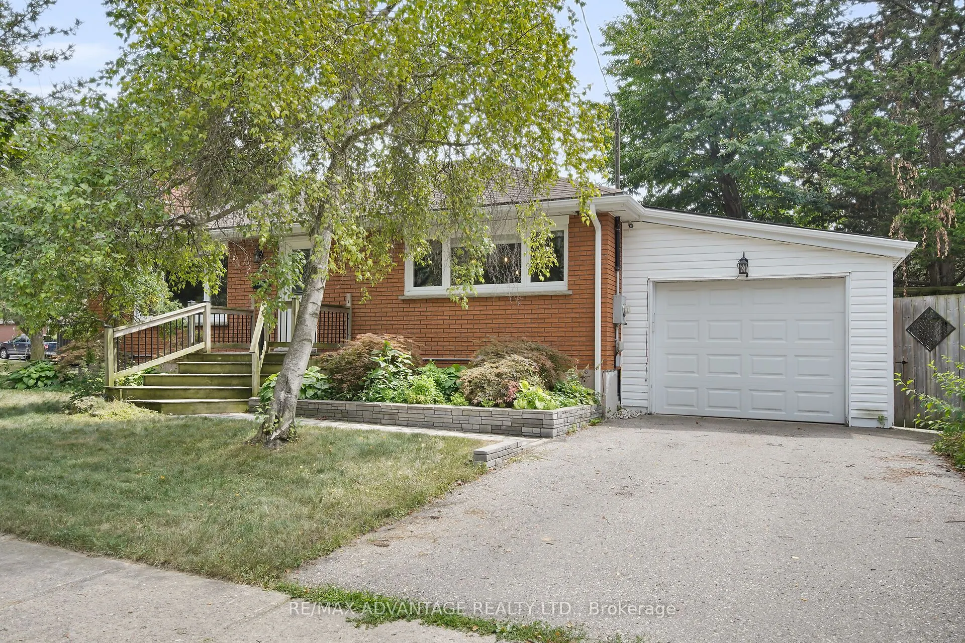189 Kirkland Crescent