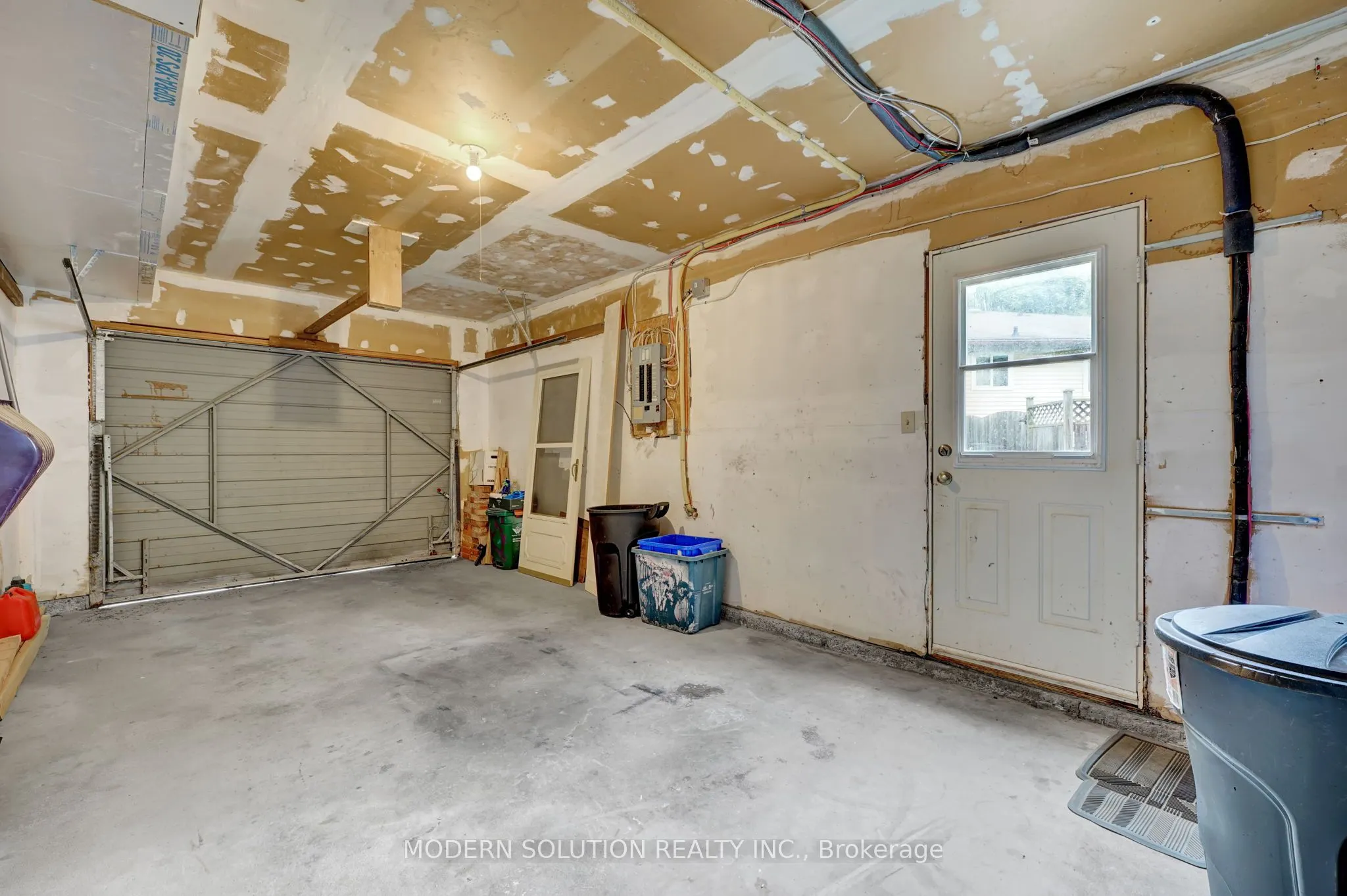 370A Churchill Court