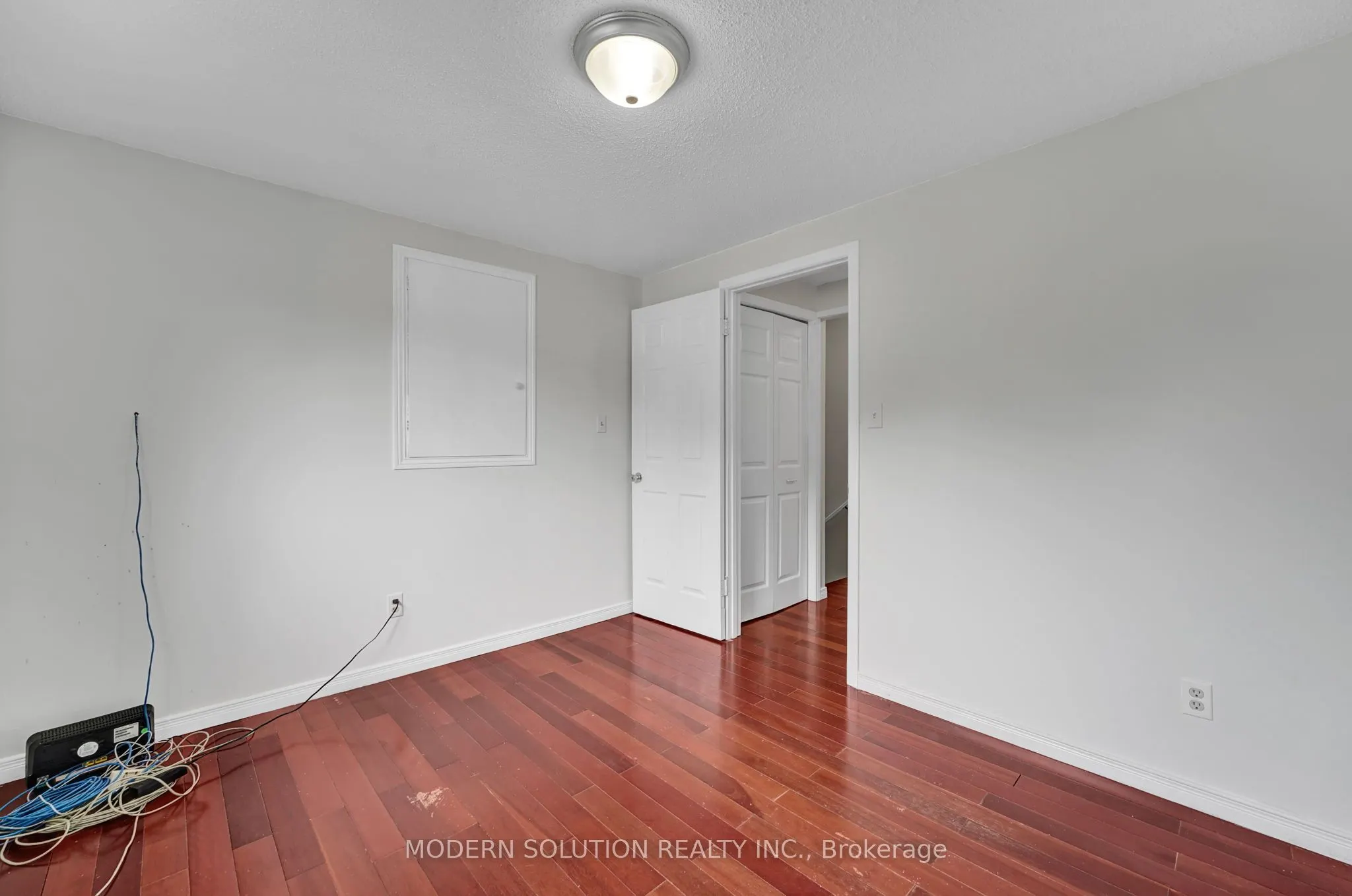 370A Churchill Court