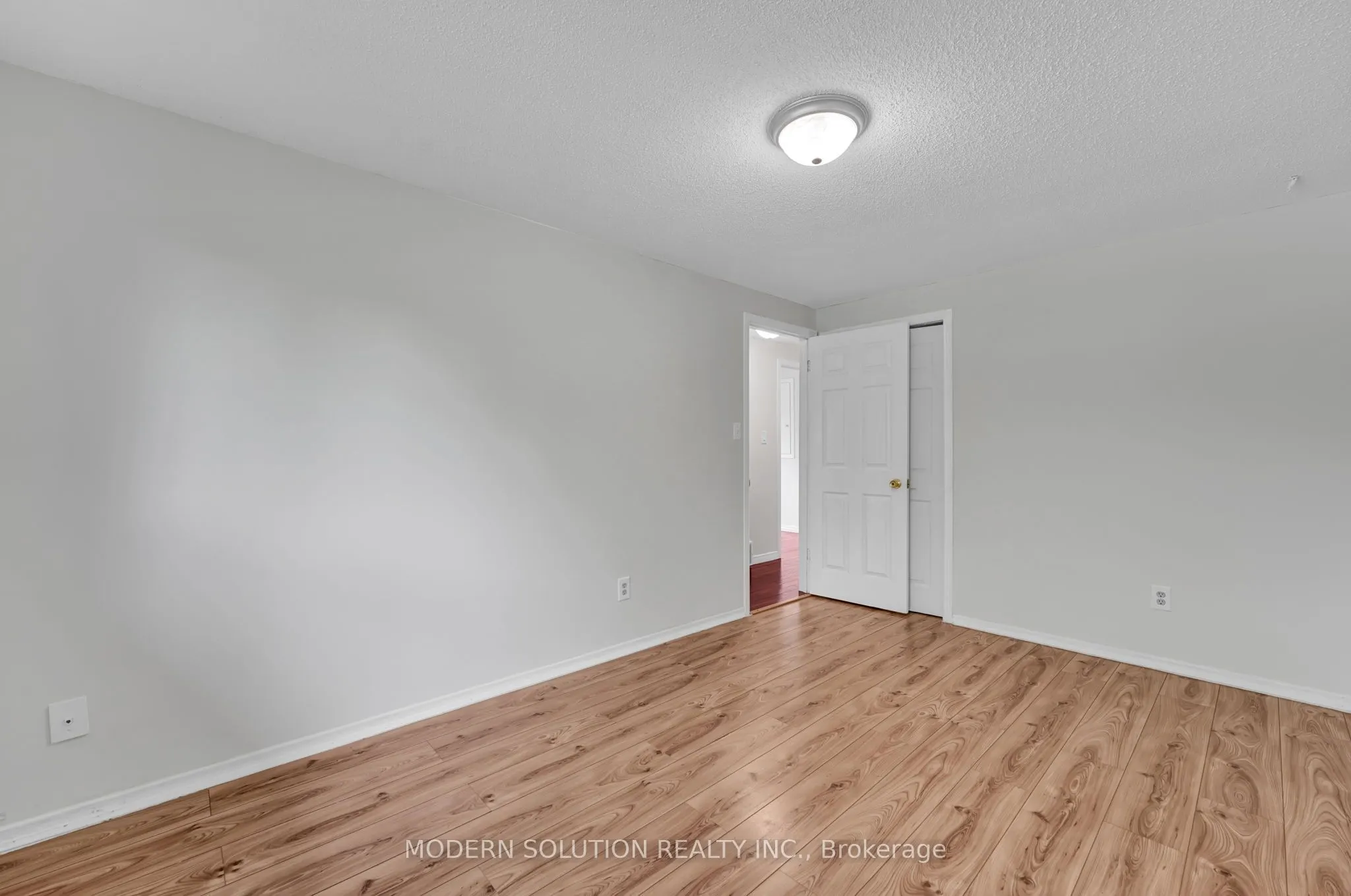 370A Churchill Court