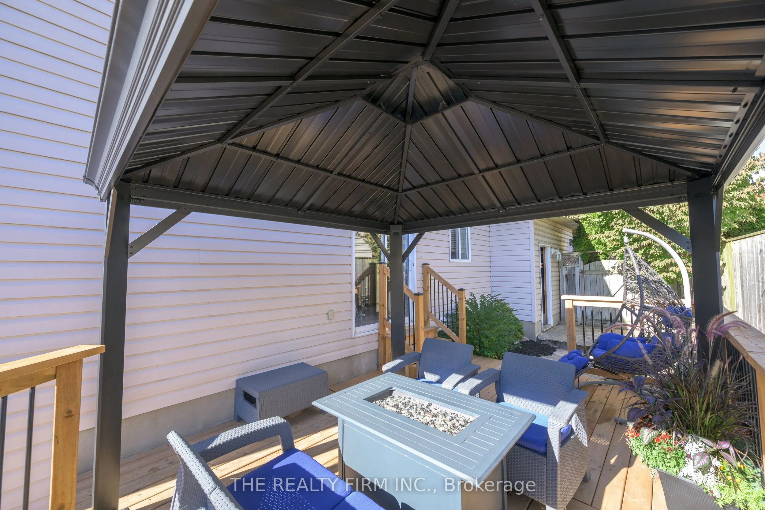 107 Loggers Grove