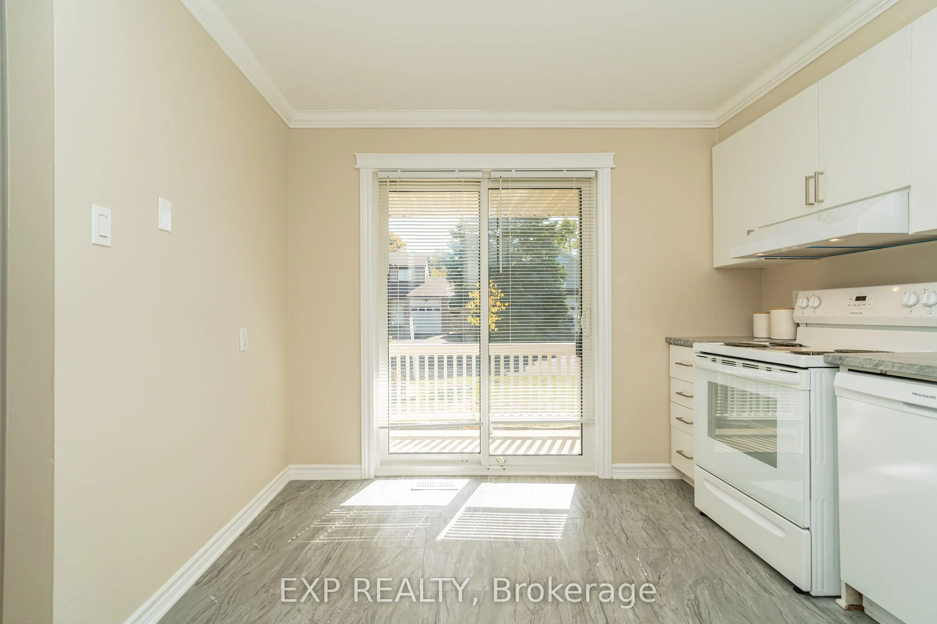 32 Maple View Crescent
