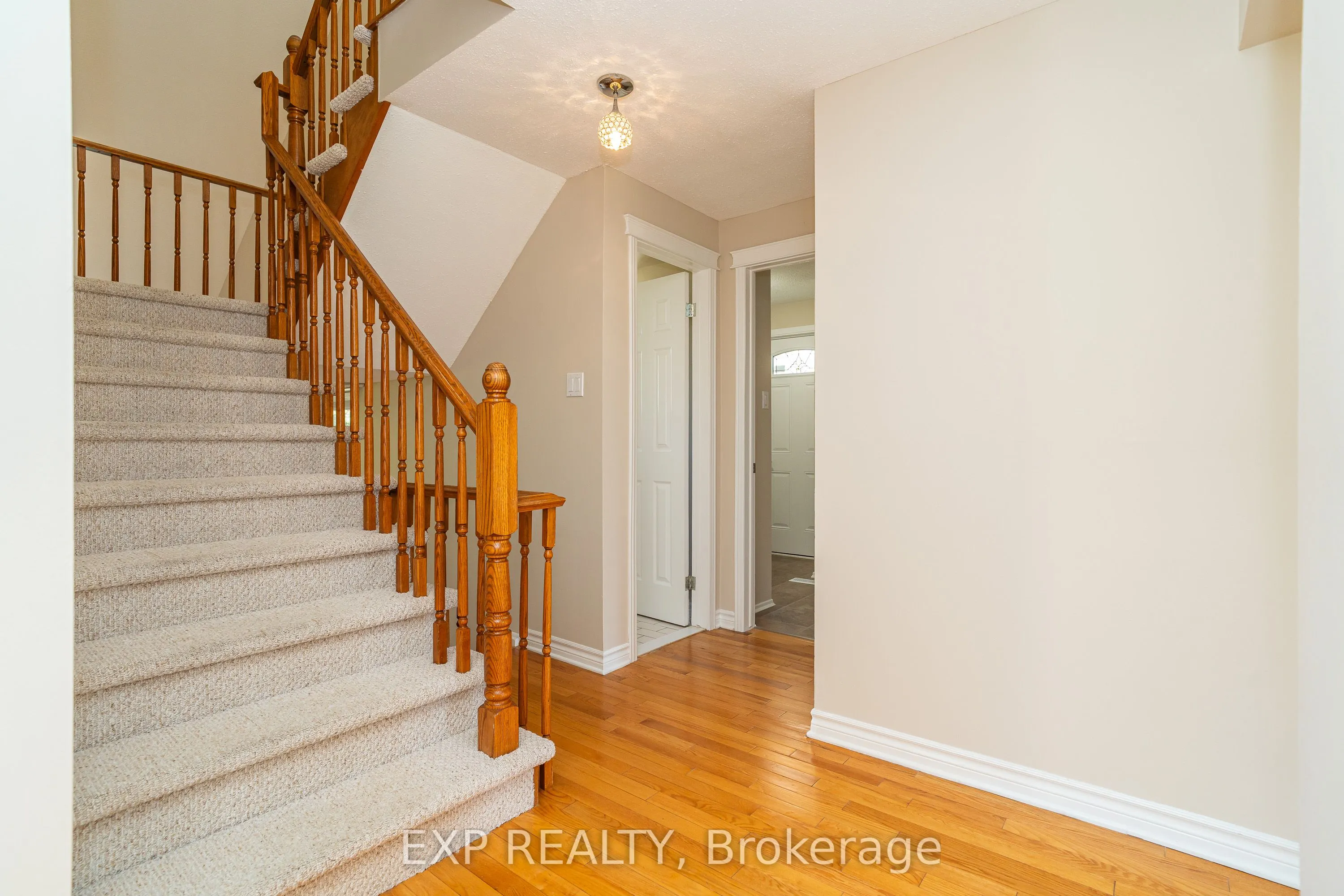 32 Maple View Crescent