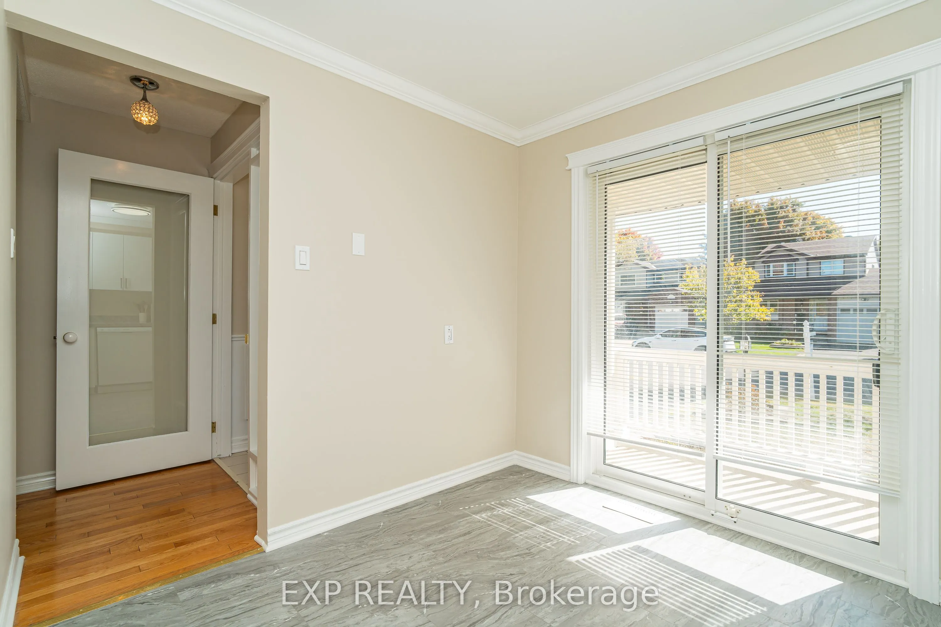 32 Maple View Crescent