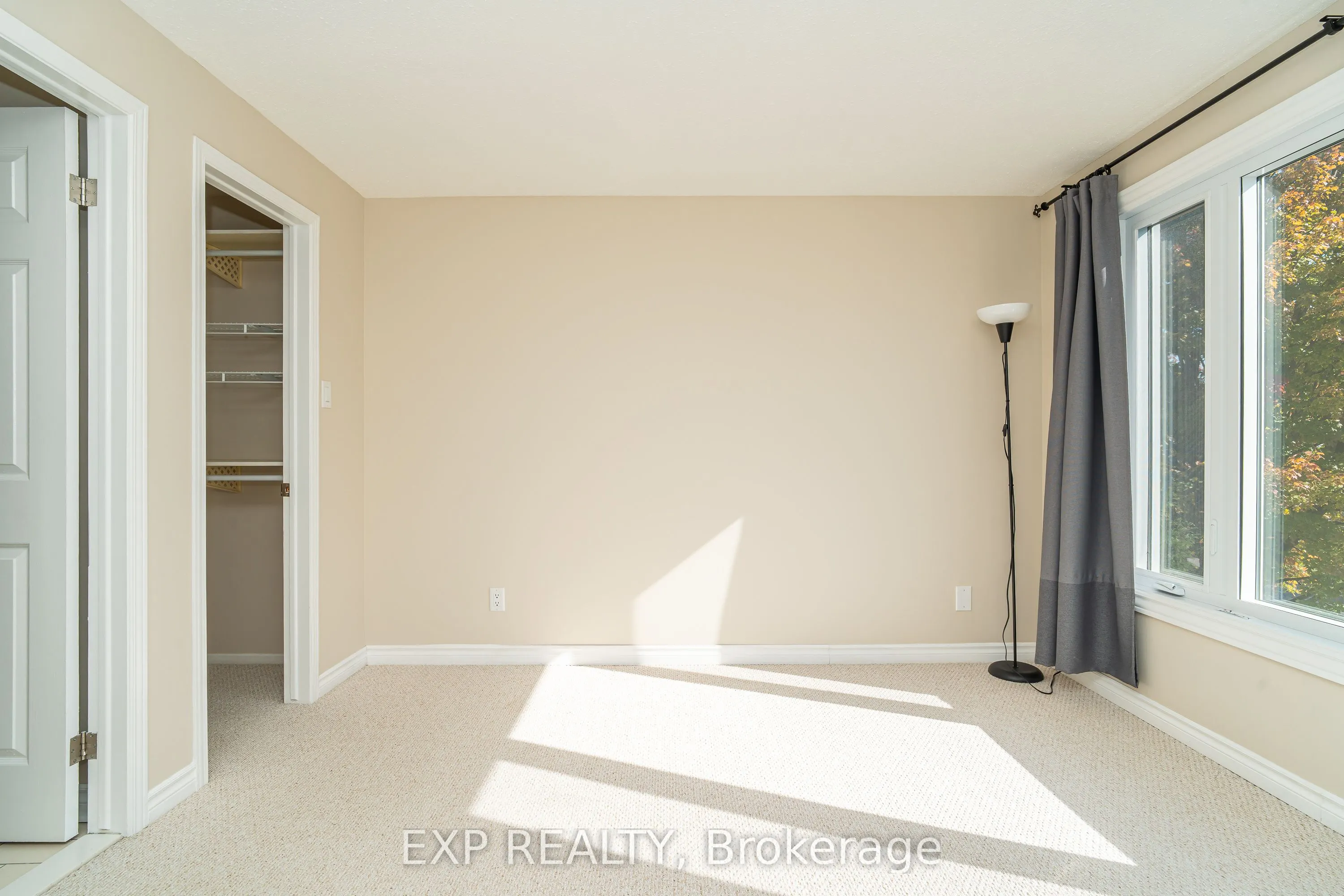 32 Maple View Crescent