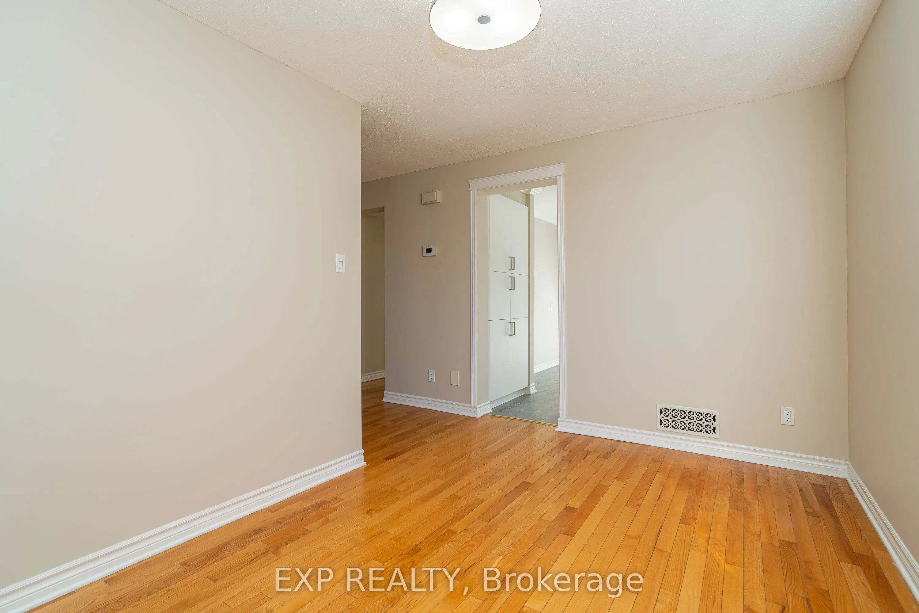 32 Maple View Crescent