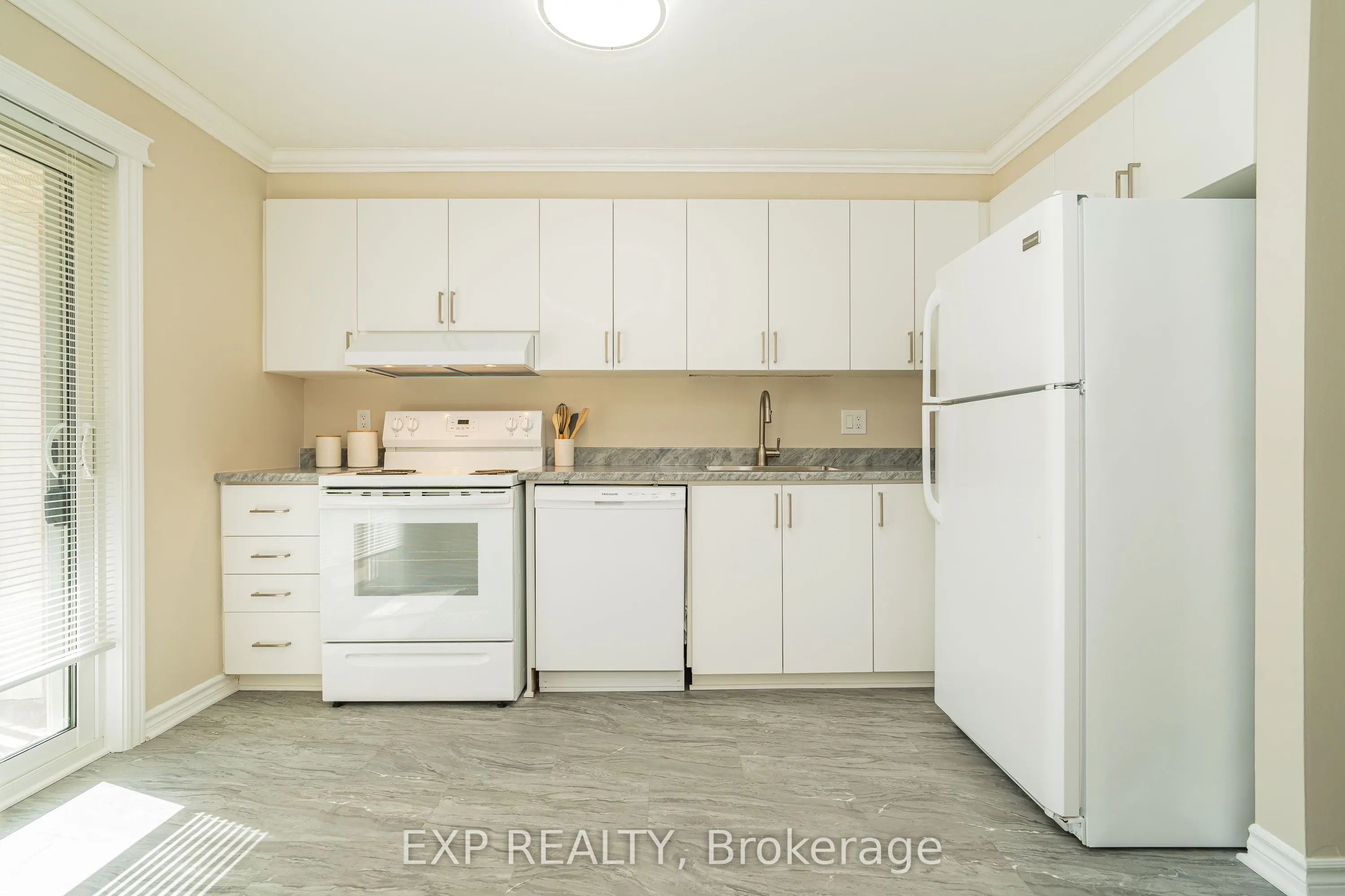 32 Maple View Crescent