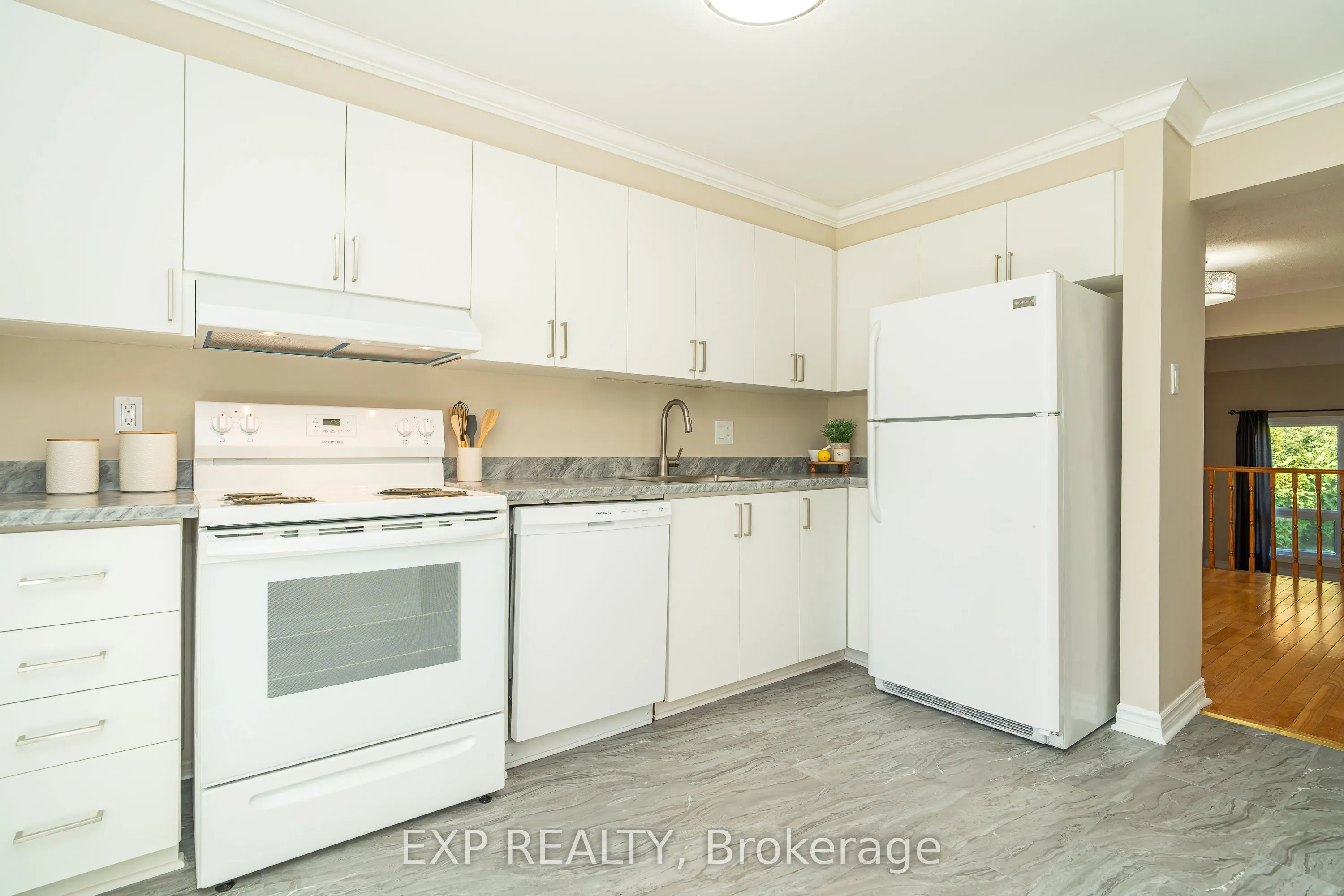 32 Maple View Crescent