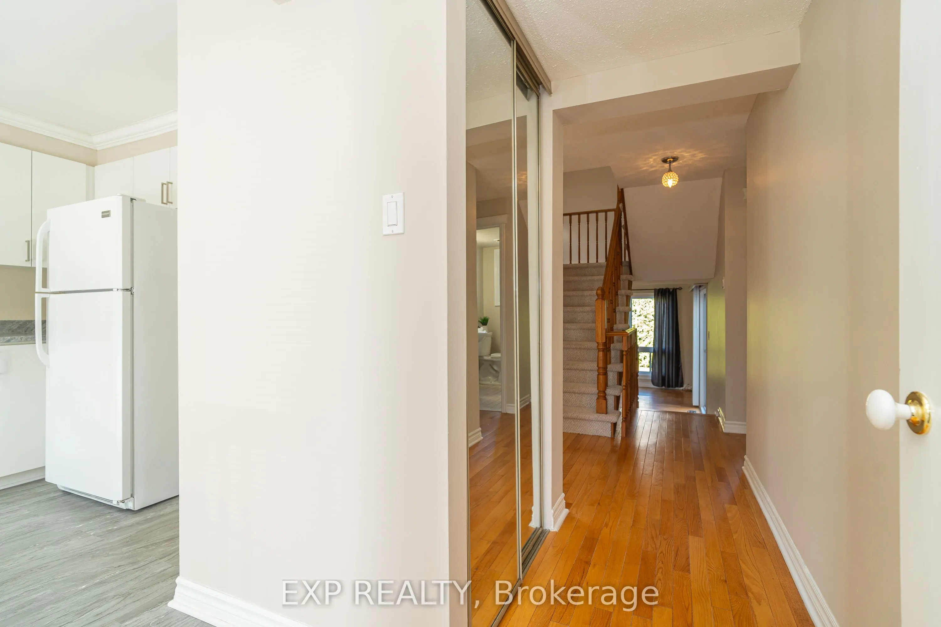 32 Maple View Crescent