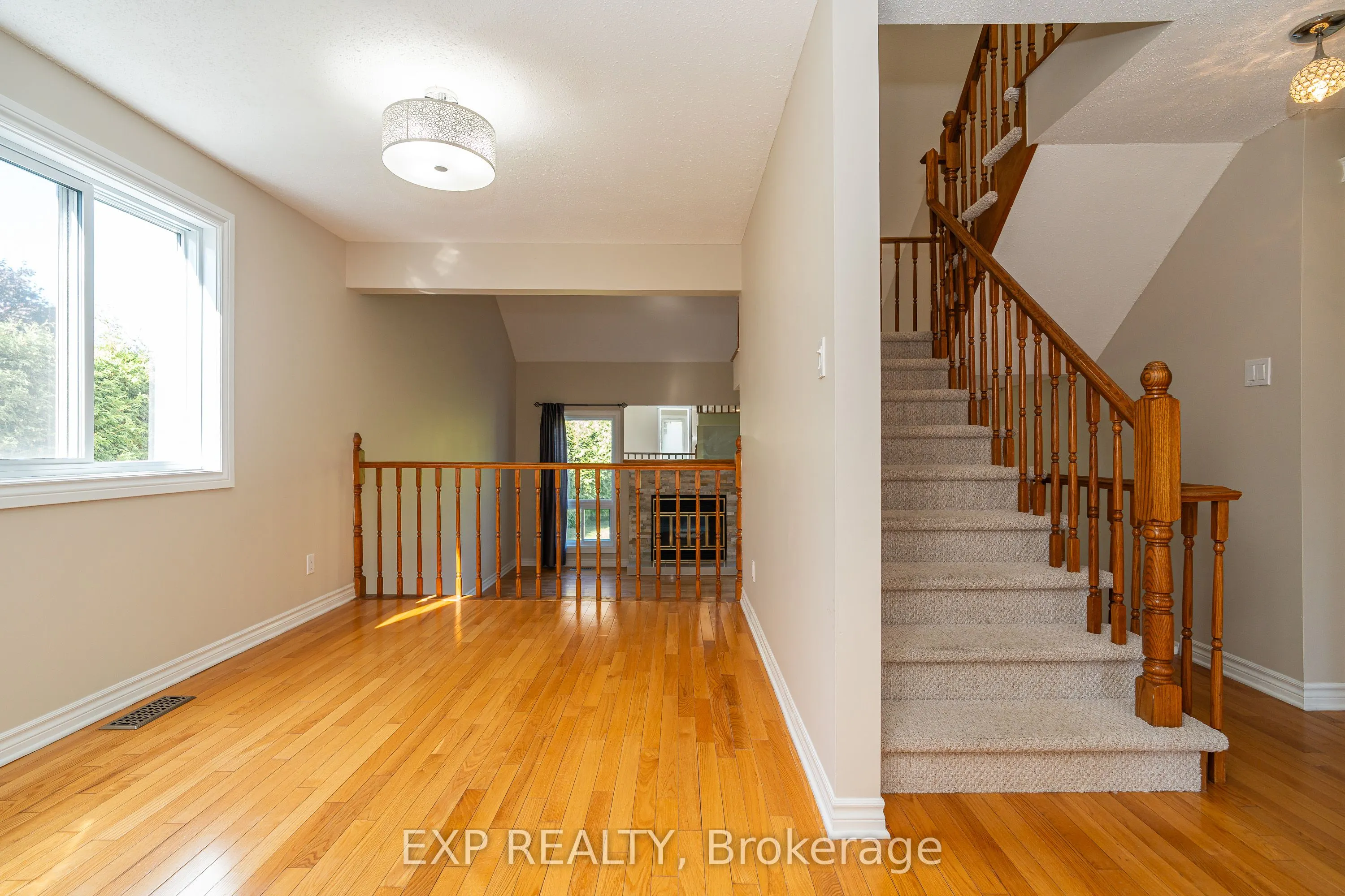 32 Maple View Crescent