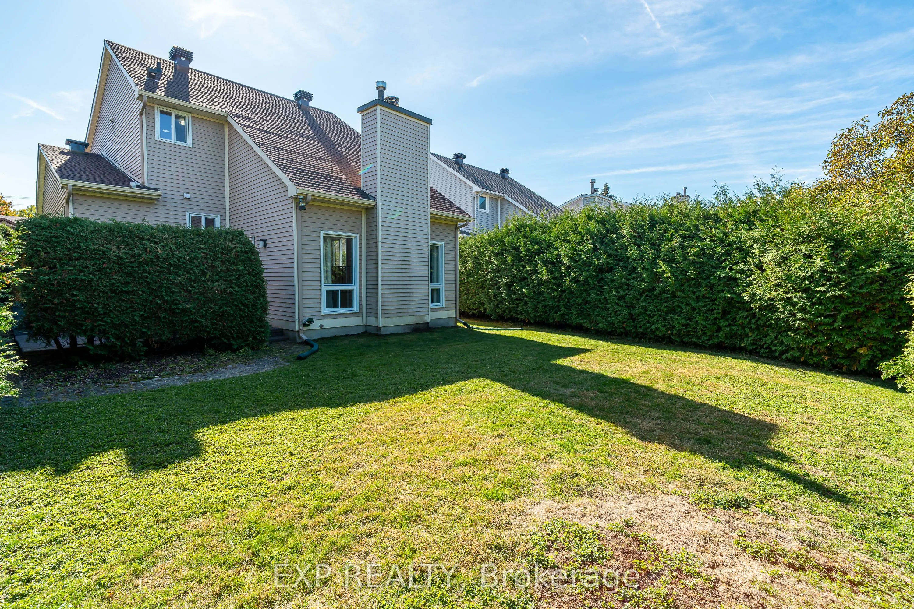 32 Maple View Crescent