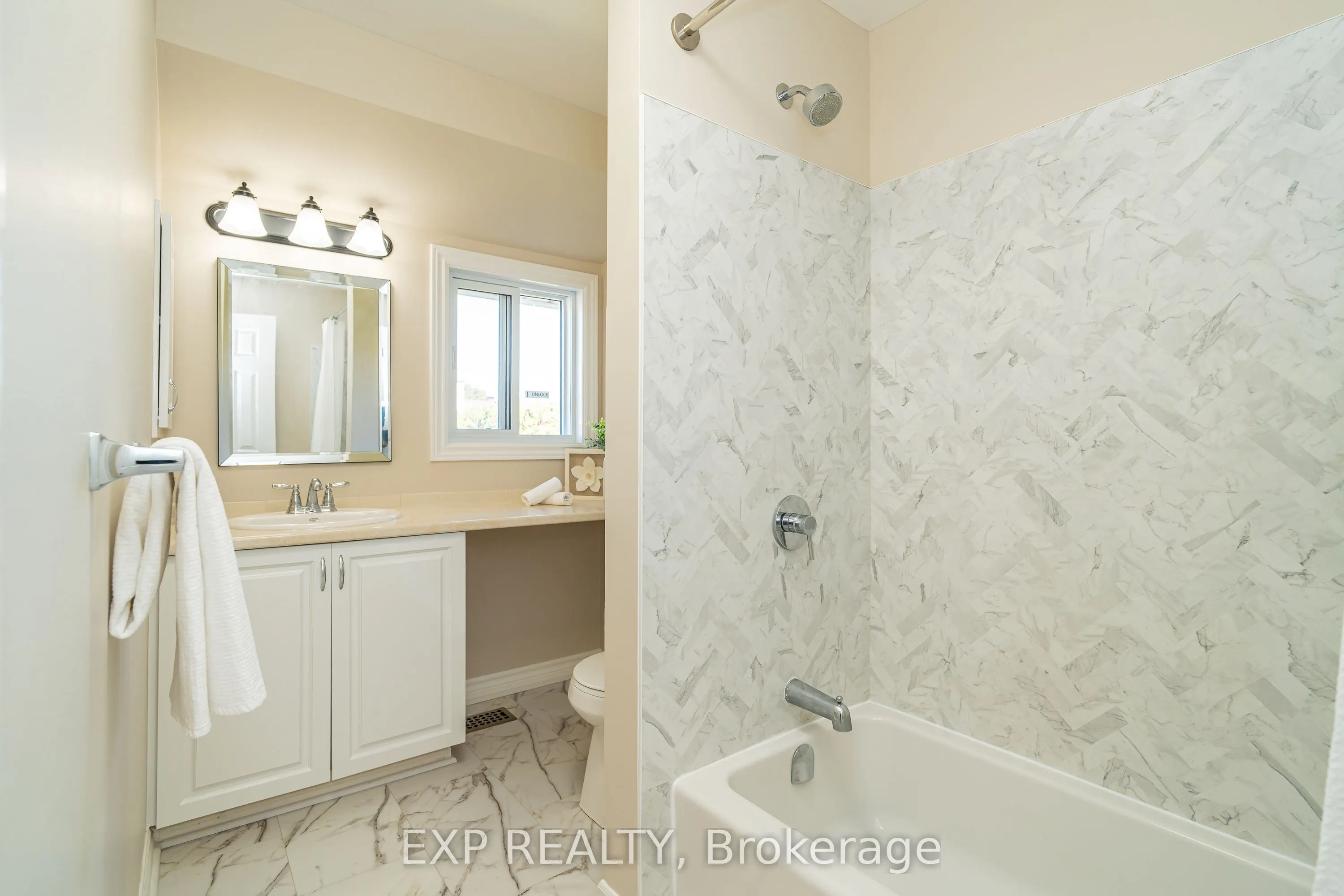 32 Maple View Crescent
