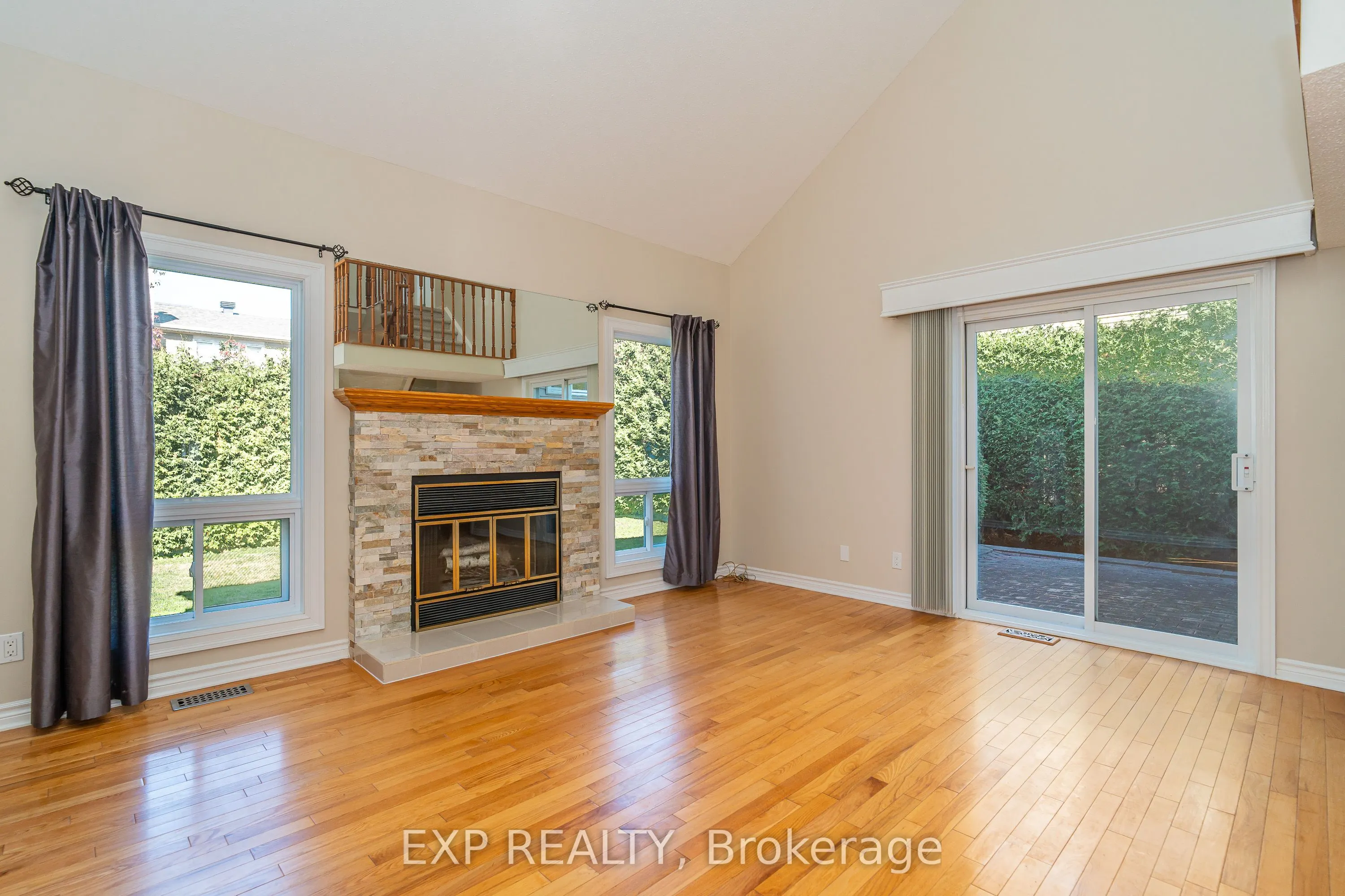 32 Maple View Crescent