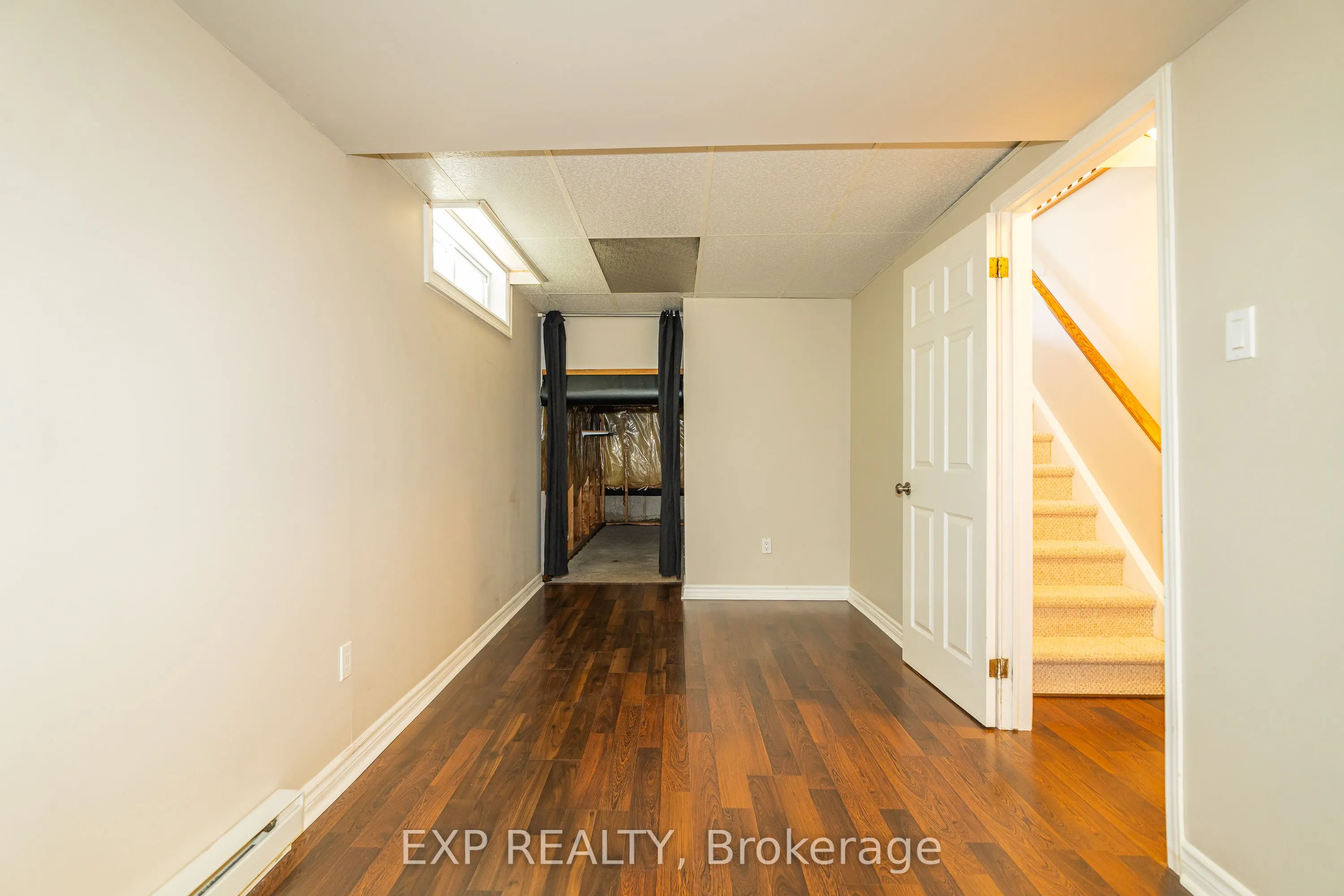 32 Maple View Crescent