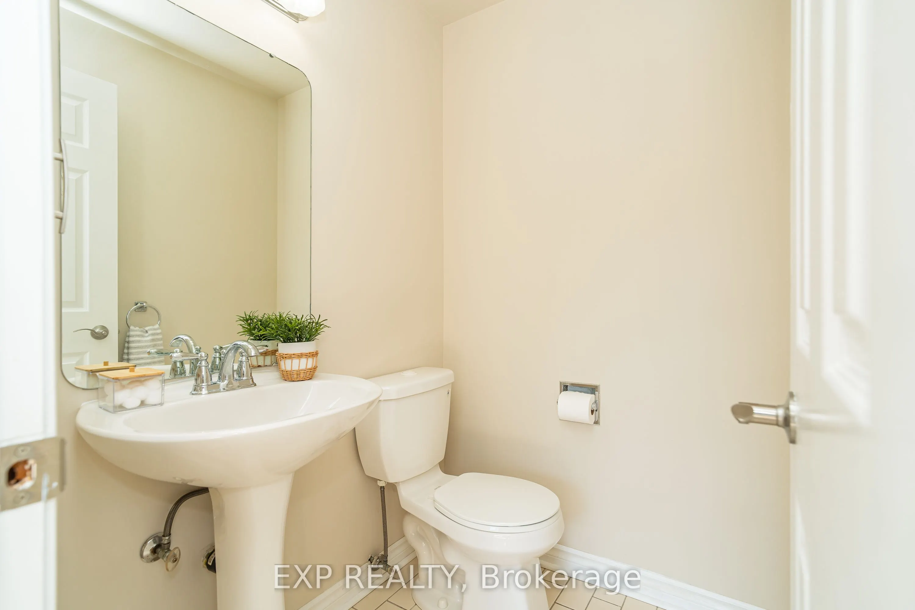 32 Maple View Crescent
